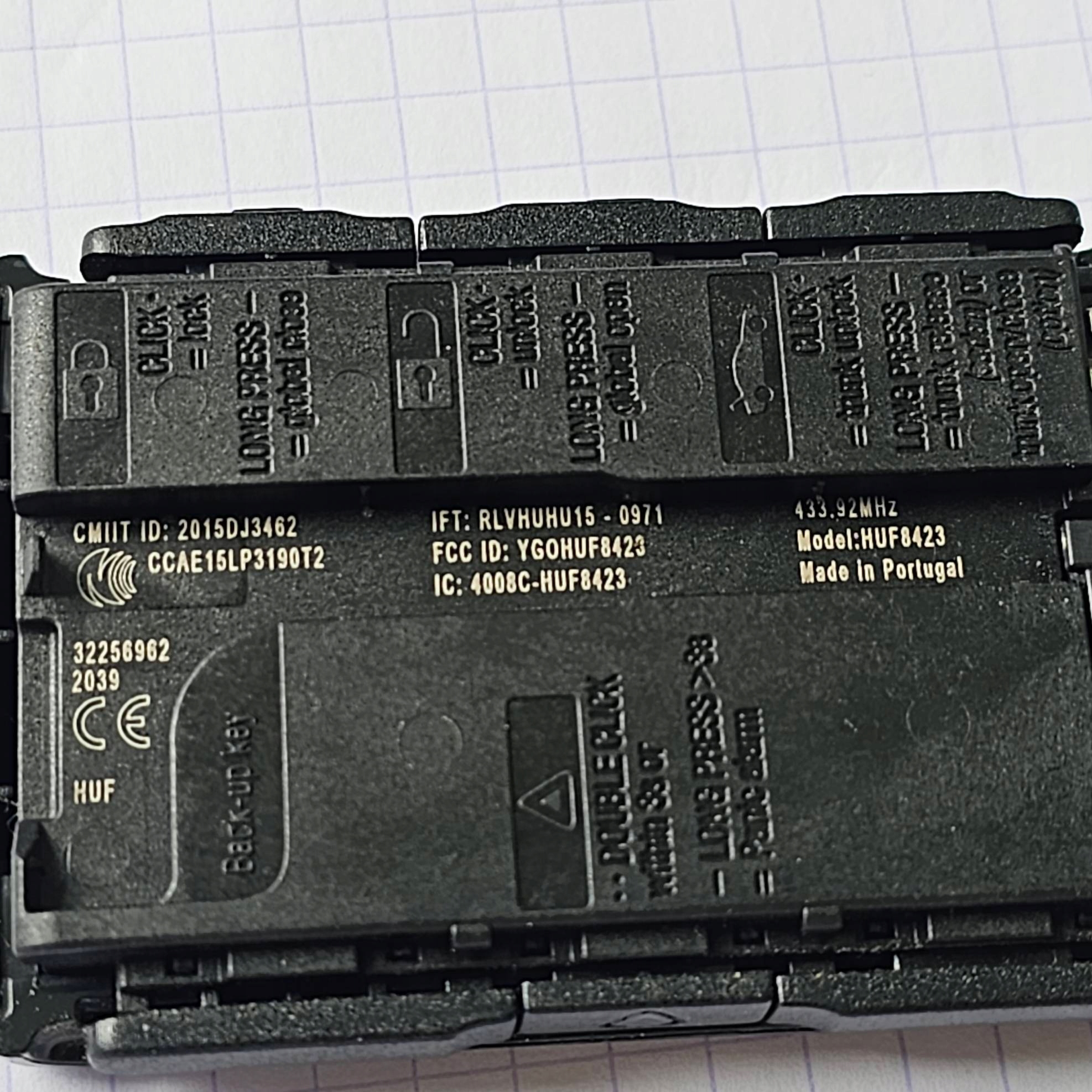 KARTA key PILOT HUF8423 VOLVO V60 II