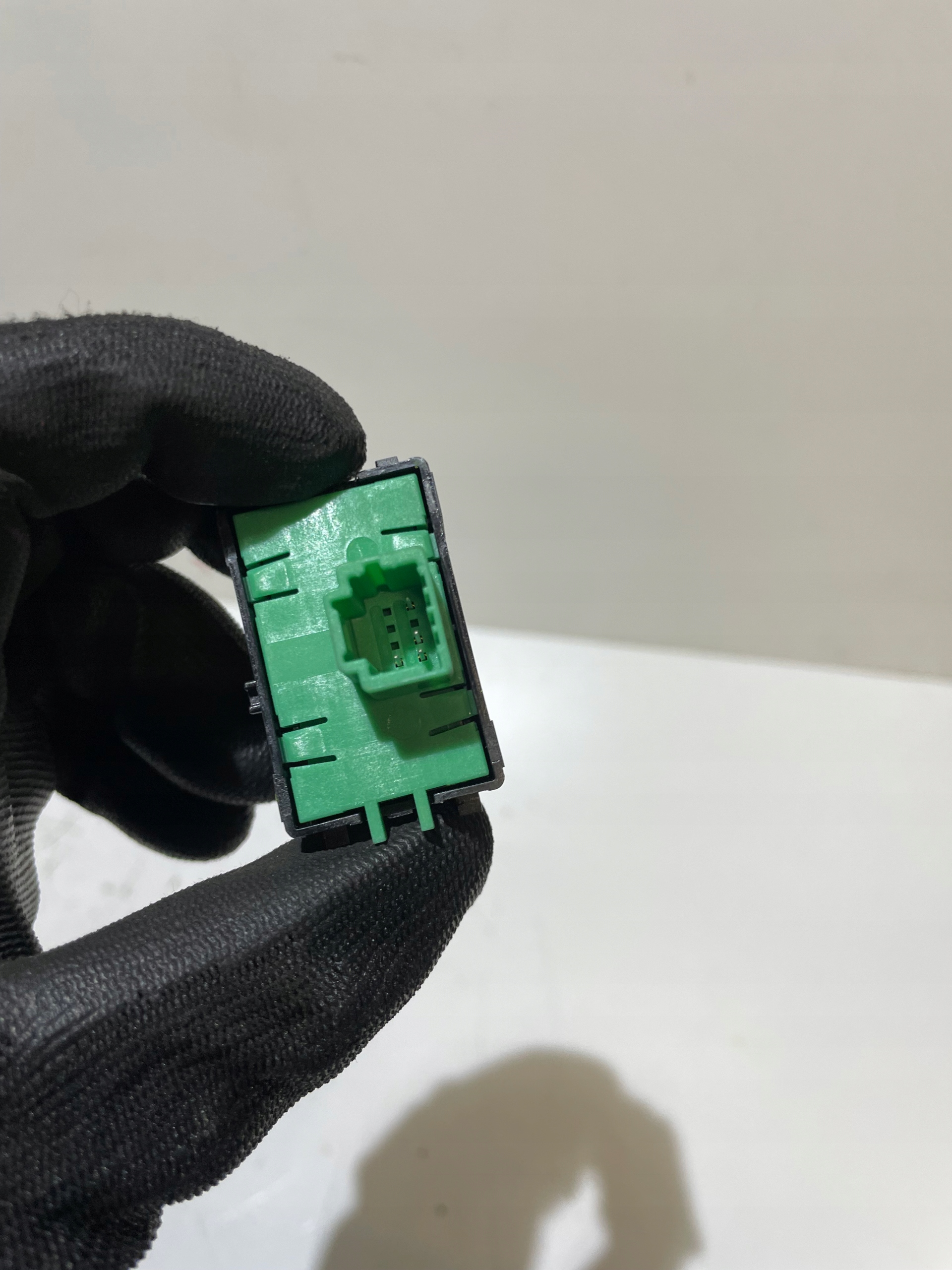 RENAULT TWINGO III Z.E BUTTON SPEAKER 256A64412R