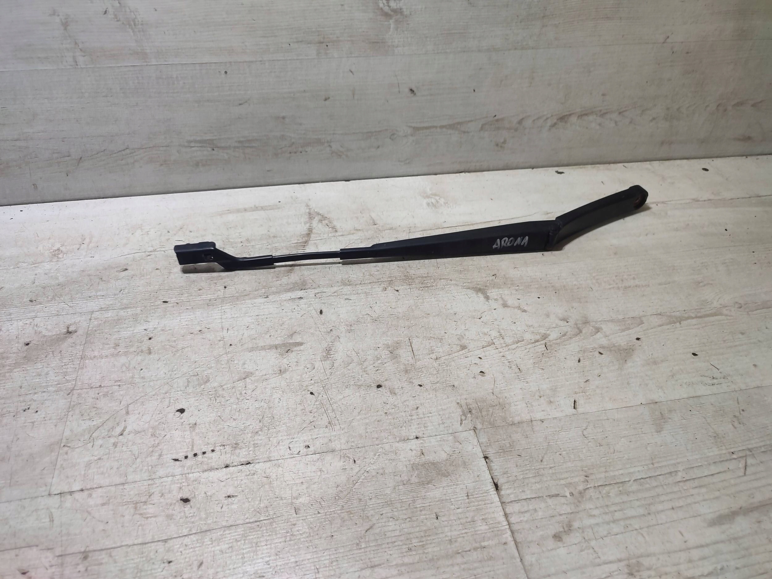 Seat Arona 2019 wiper arm windows przedniej / czolowej