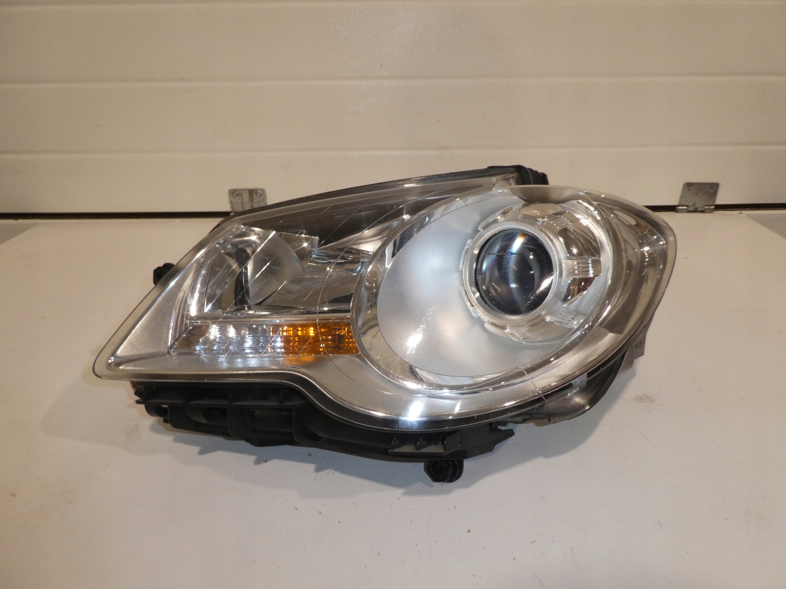 VW TOURAN 1 and LIFT 06-10 light left front 1T1941005B