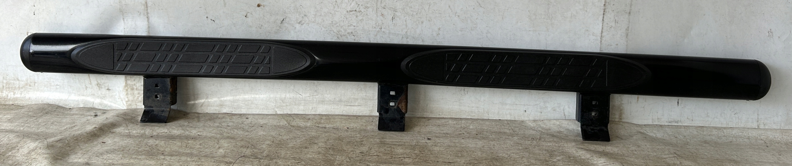 2H0071691 - ПОРОГ СТУПЕНИ ЛЕВЫЙ ТРУБОПРОВОД VW AMAROK