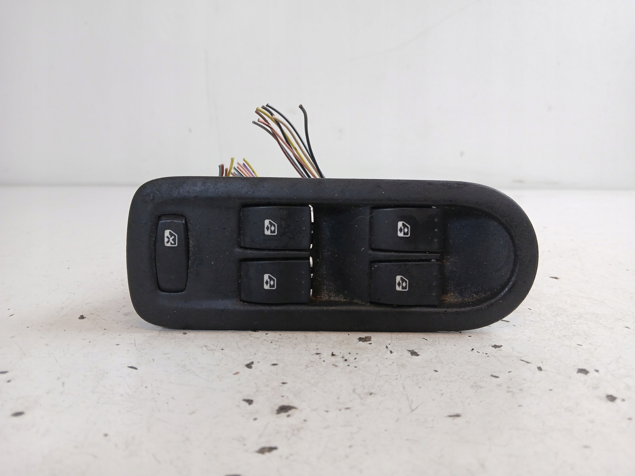 RENAULT SCENIC II MEGANE II PANEL okna levý předek 8200160603