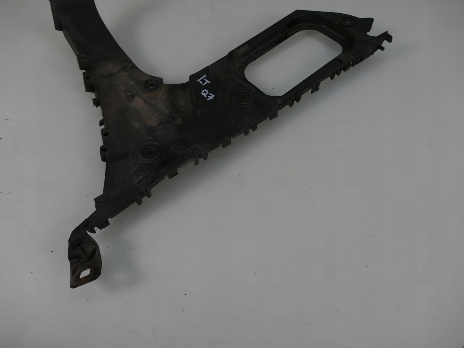 AUDI Q7 4L bumper bracket holder left rear part