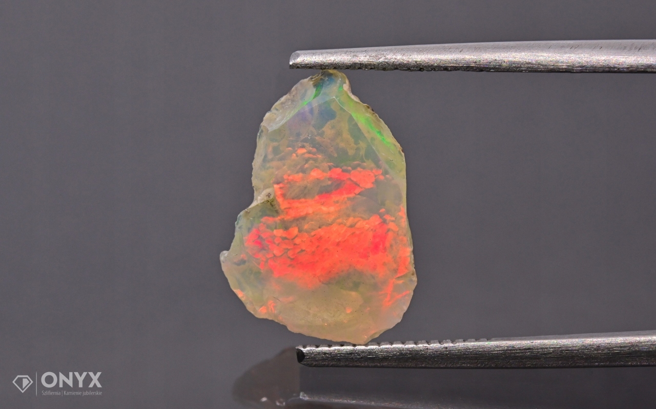 Opal z Etiopie hrudky 13x10 mm