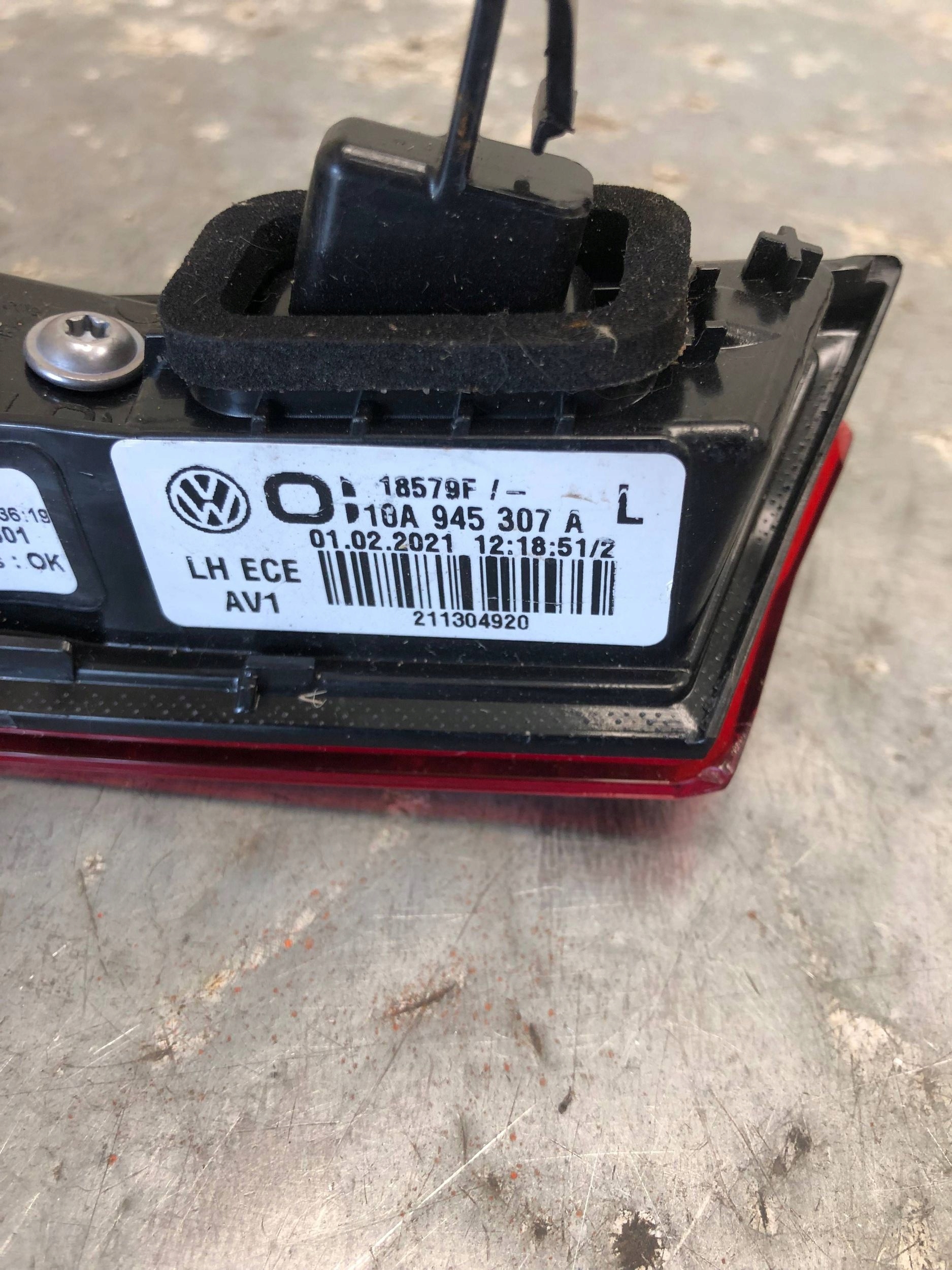 light left rear part to the bonnet VW ID3 ID.3 10A945307A