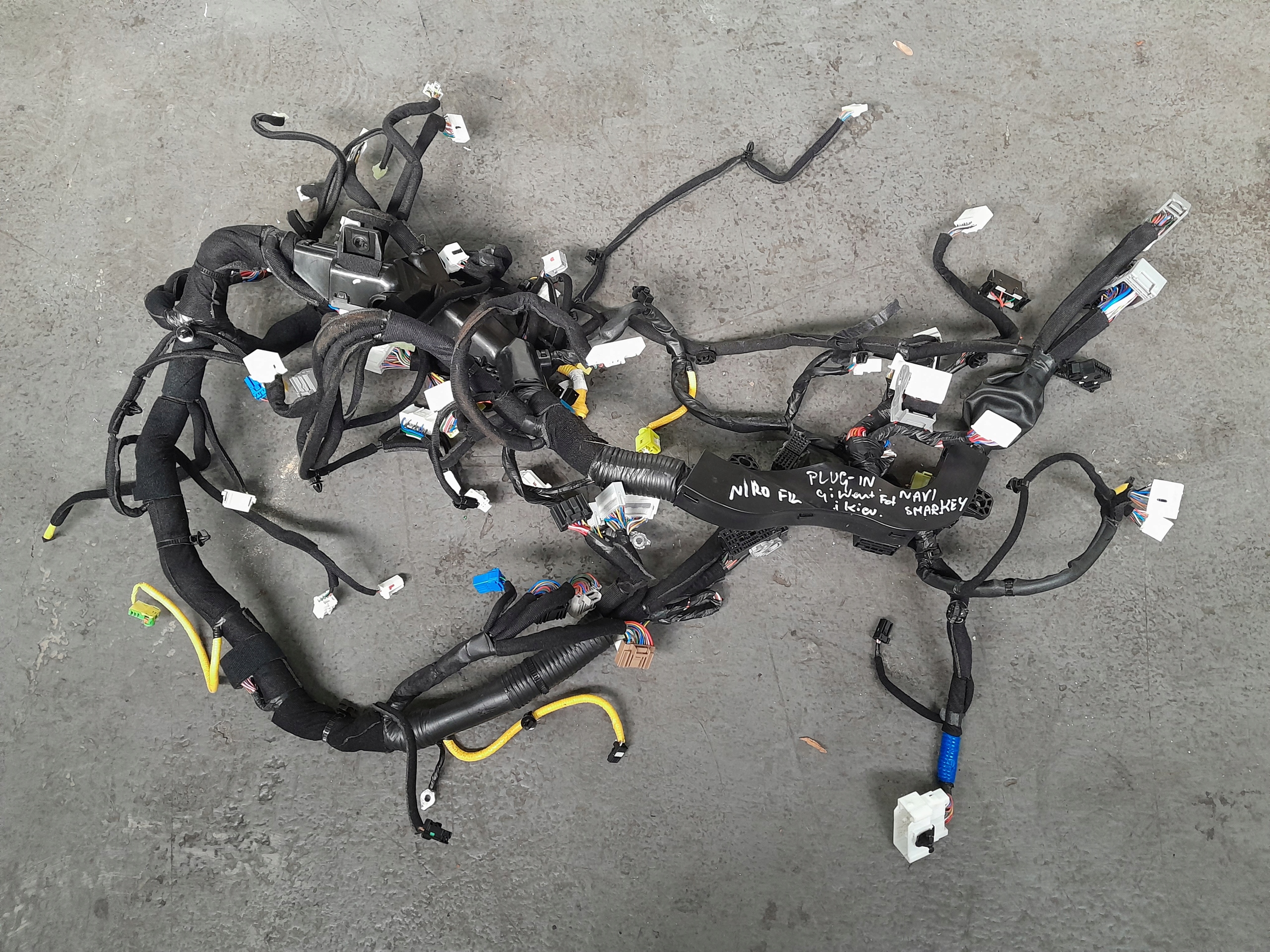 911A0-G5130 911A0-G5130 - KIA NIRO 2021 ДЖГУТ ПРОВОДІВ УСТАНОВКА ВНУТРІШНЬОЇ КОНСОЛІ