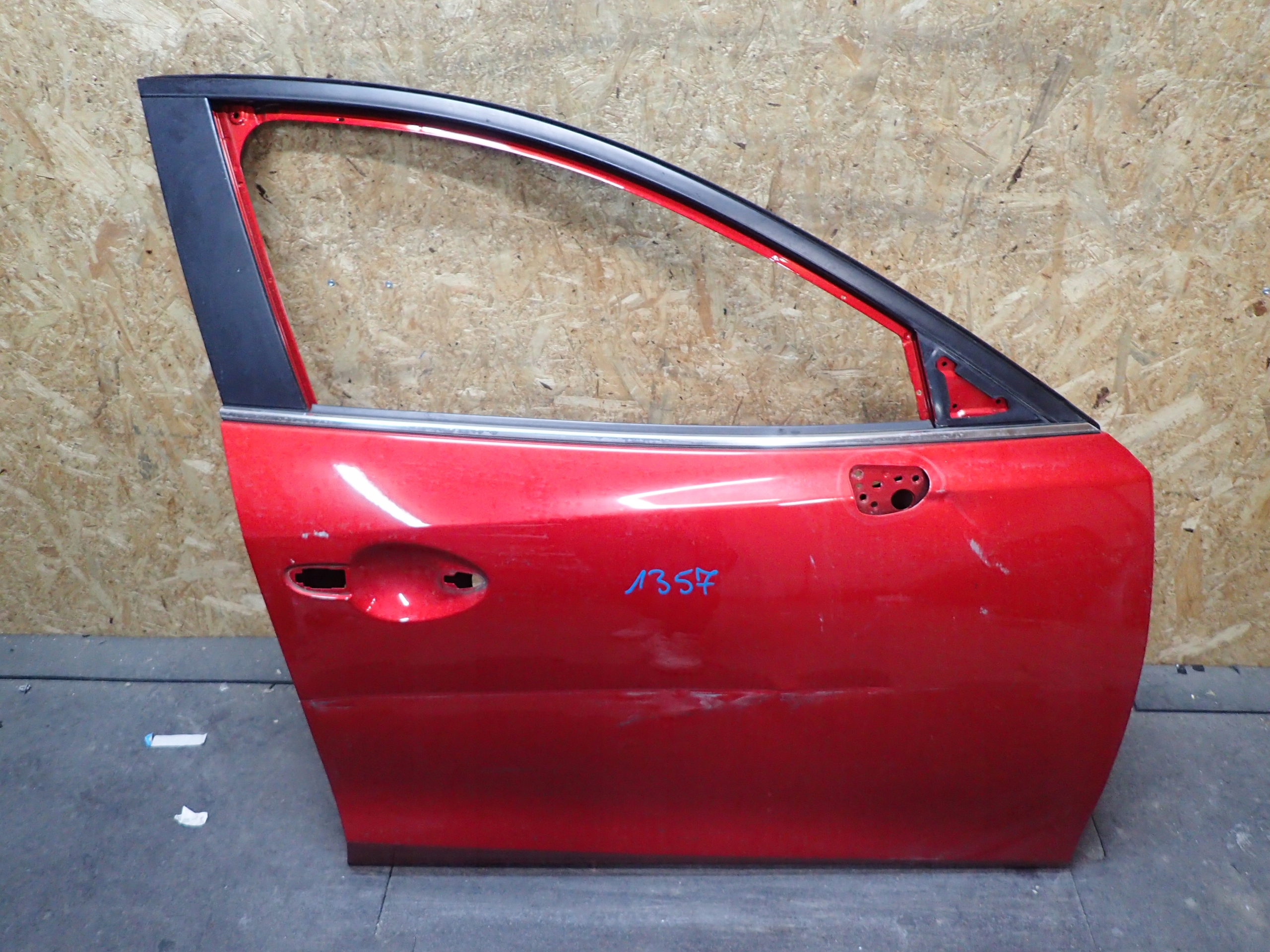 DOOR FRONT RIGHT MAZDA III 3 13