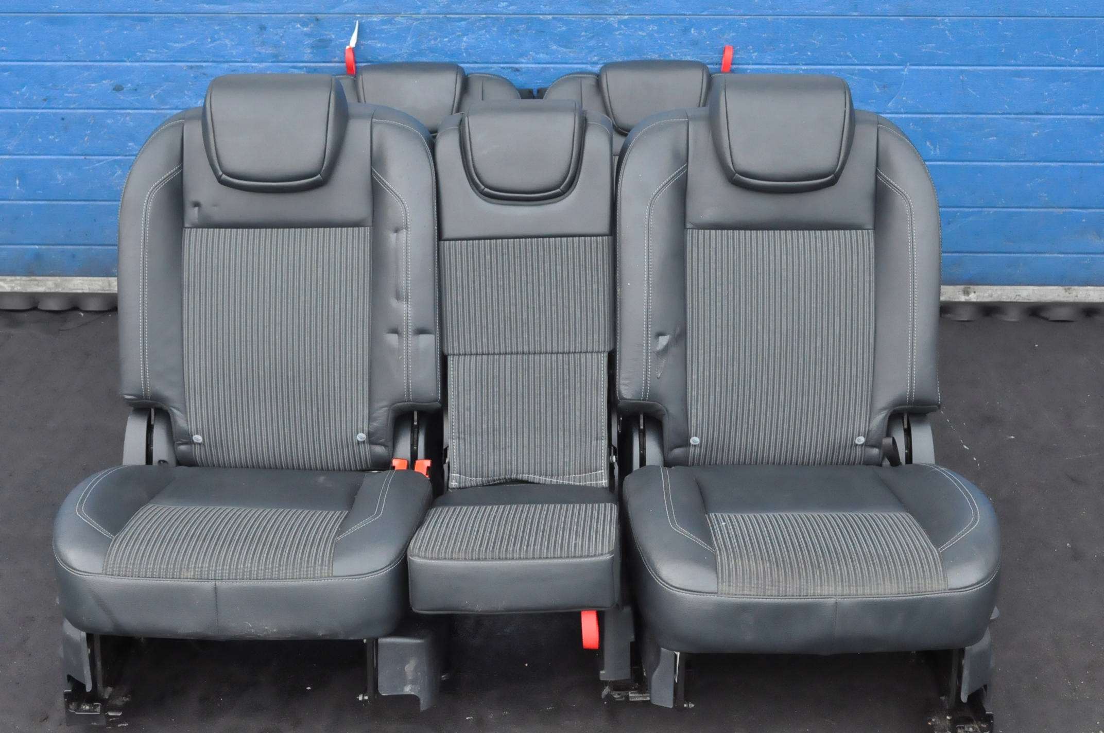 FORD GRAND C-MAX MK2 FOTELE DRUGI TRZECI RZĄD za z