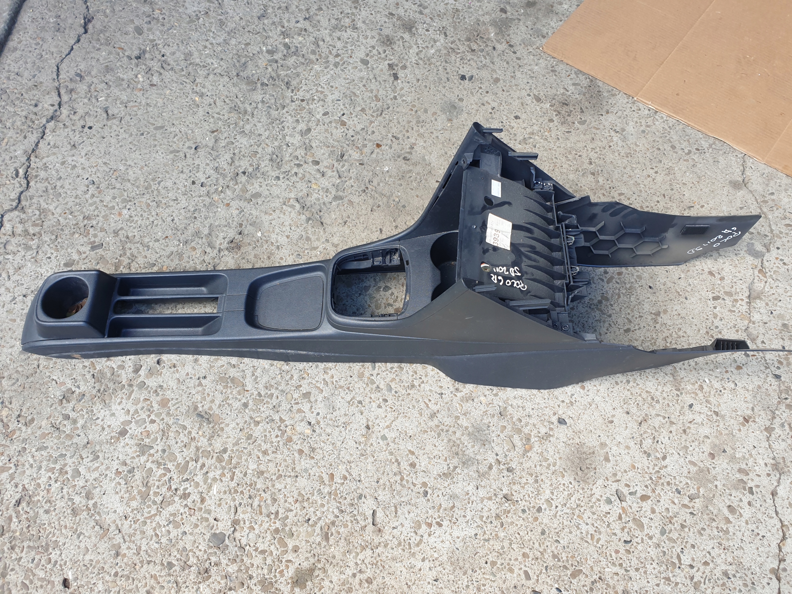 console TUNEL central VW POLO 5 V 6R 2009- 6R1863680D