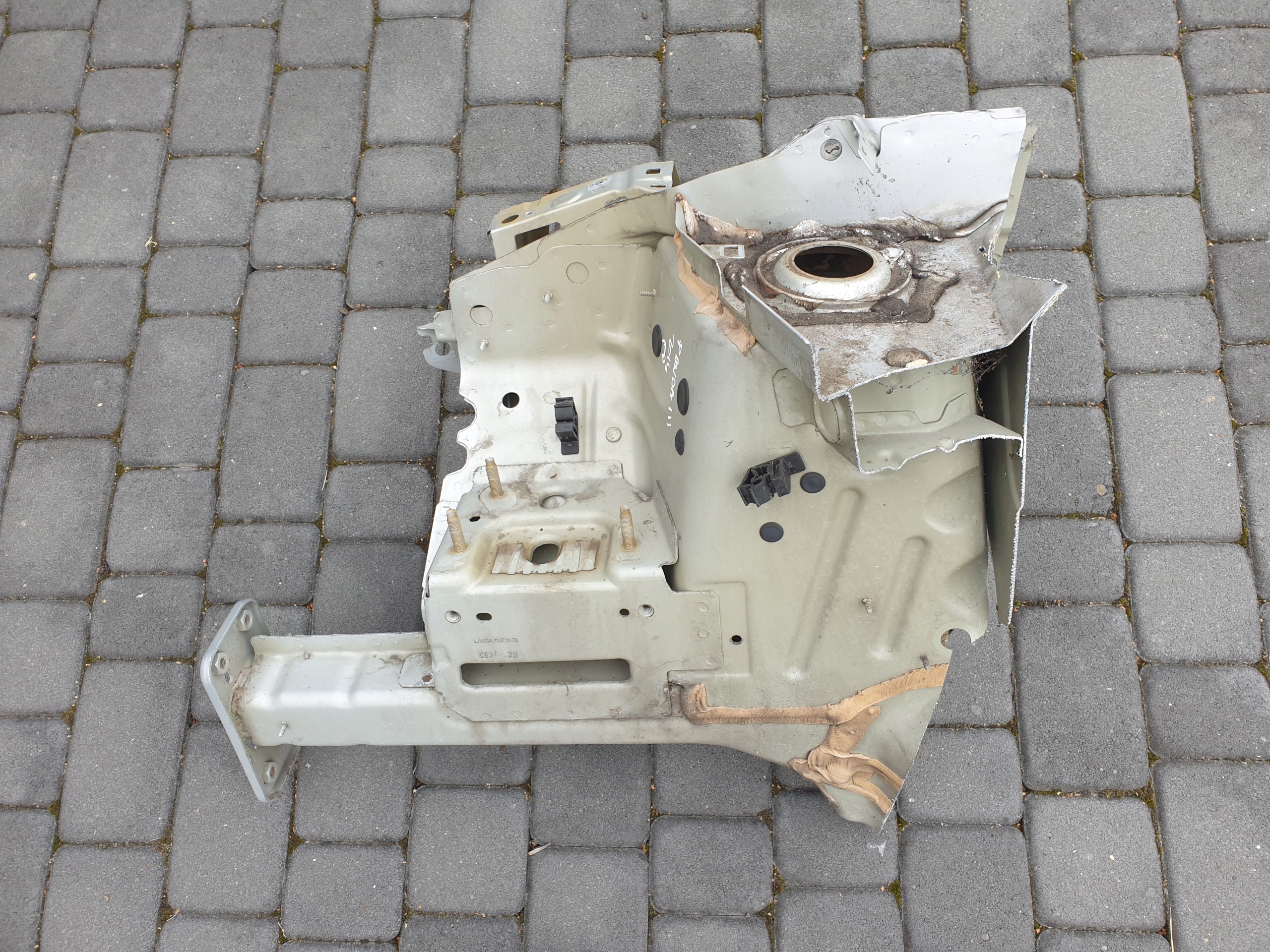 LONGHERONE quarto LONGHERONE FARTUCH FIAT PANDA III 3 2012- PP