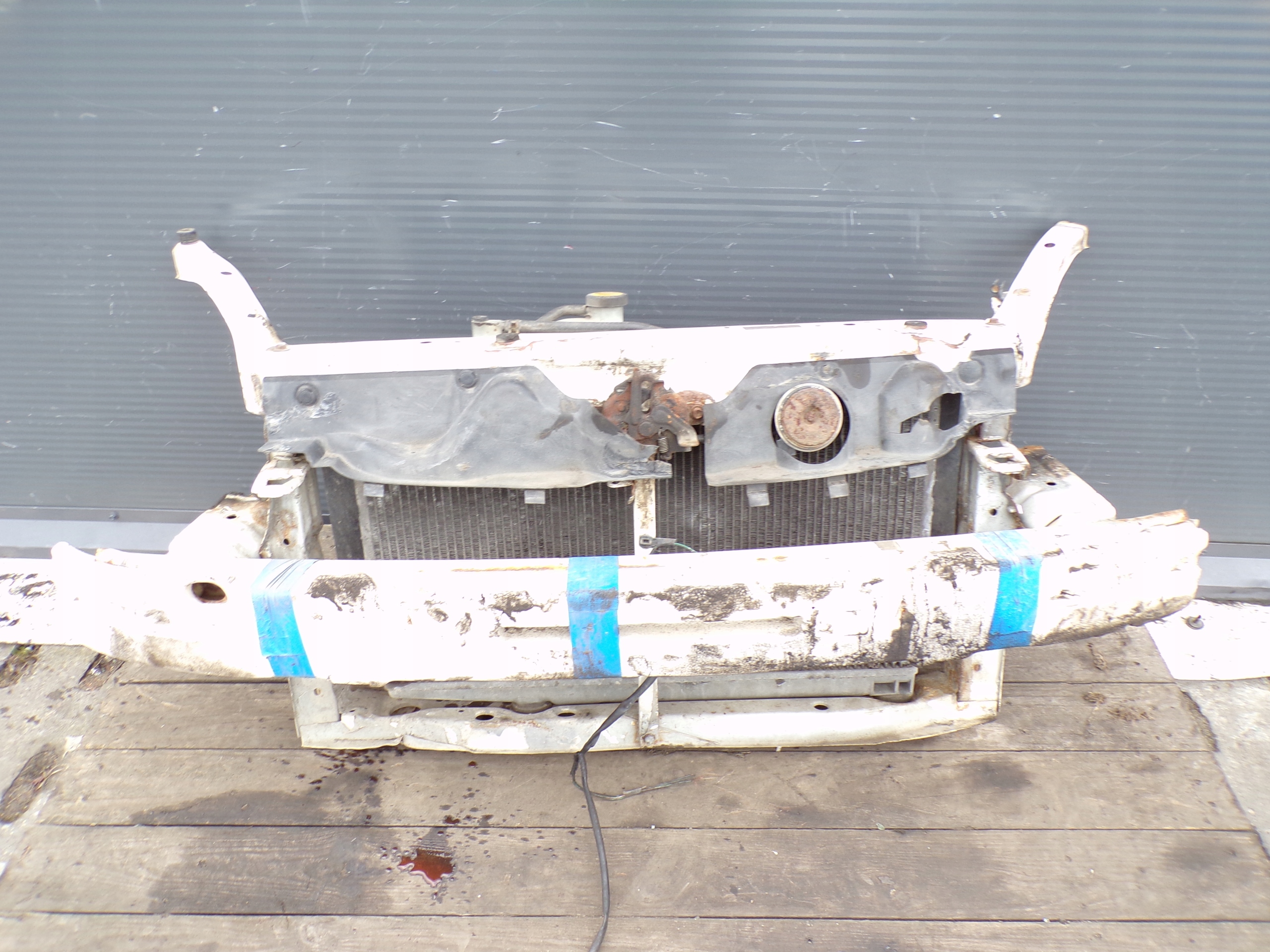 front bumper front pillar iron CZOLOWKA TOYOTA YARIS 1 LIFT