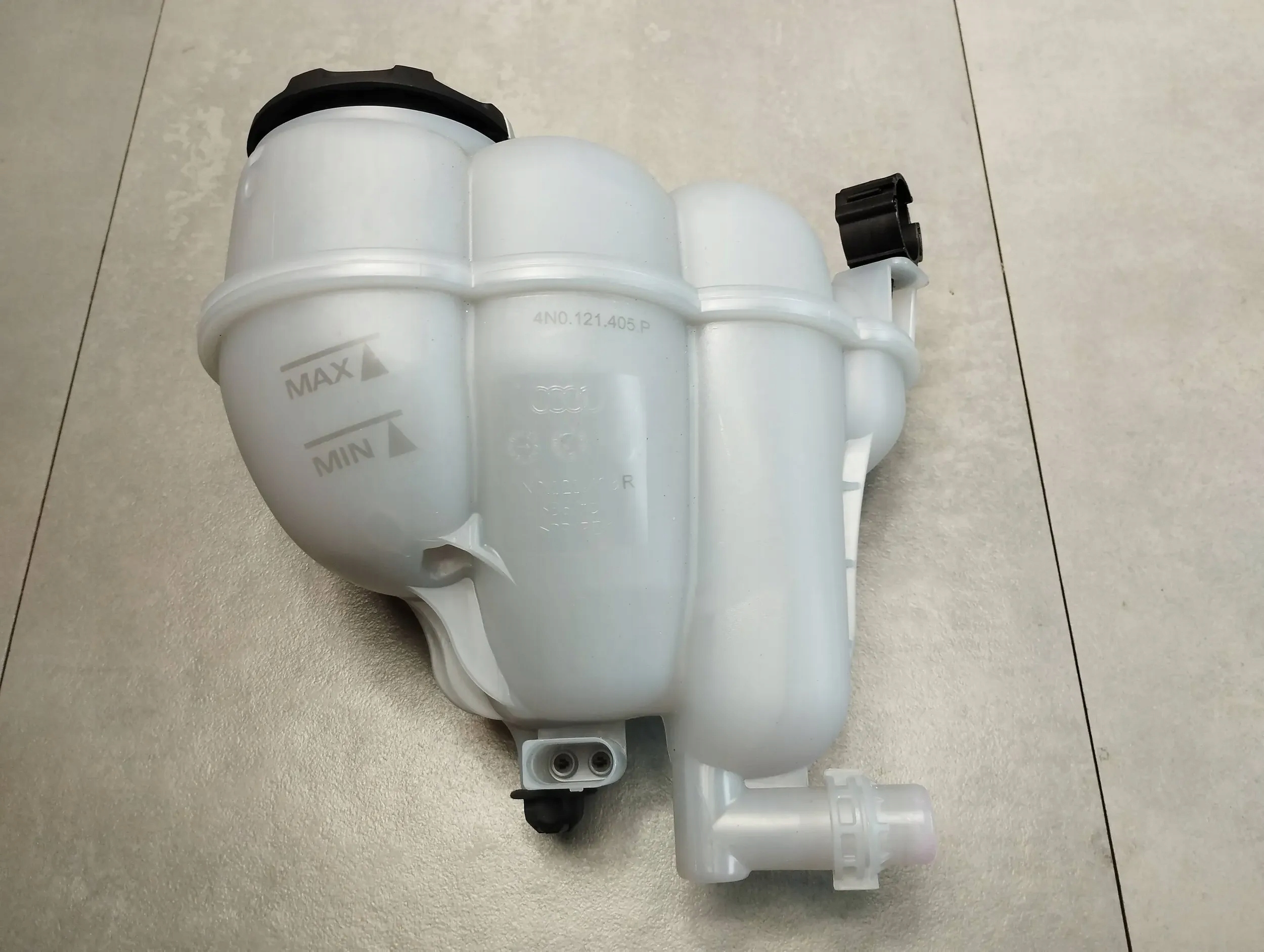 Audi A8 4N D5 Réservoir eau 4N0121405P