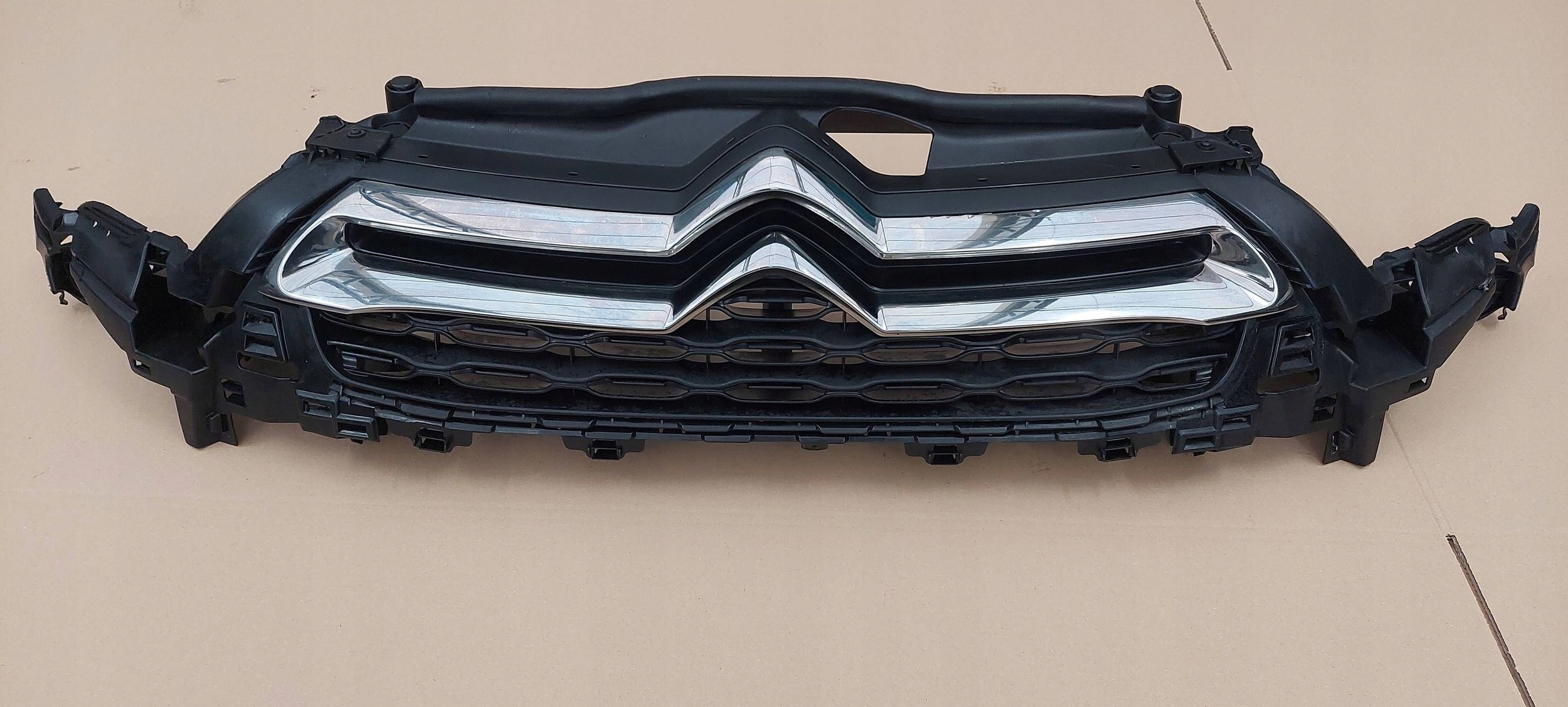 Grille +Support CITROEN DS4 10-16 9673046277 9688185377