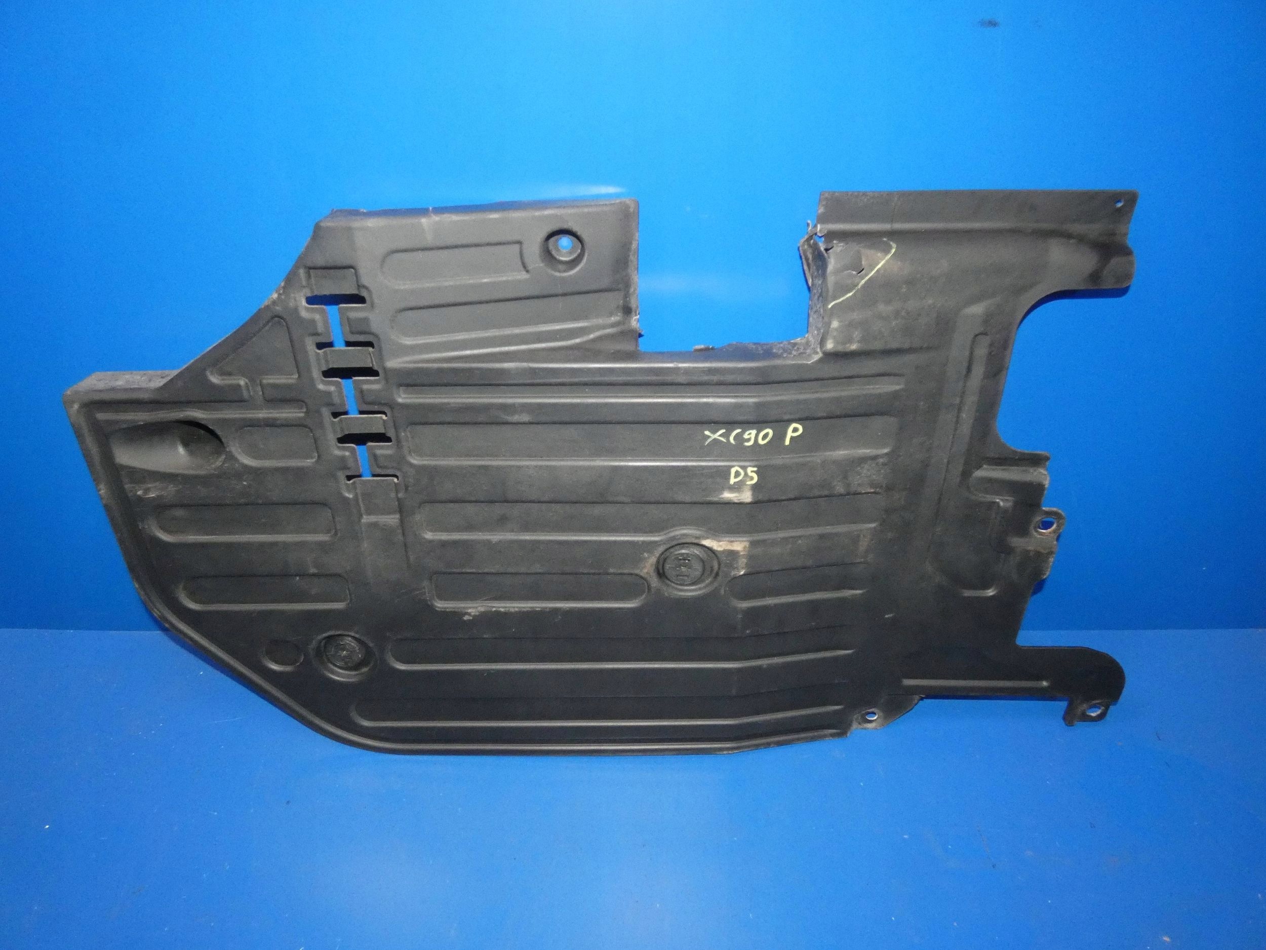 VOLVO XC90 II cover chassis lower right rear part