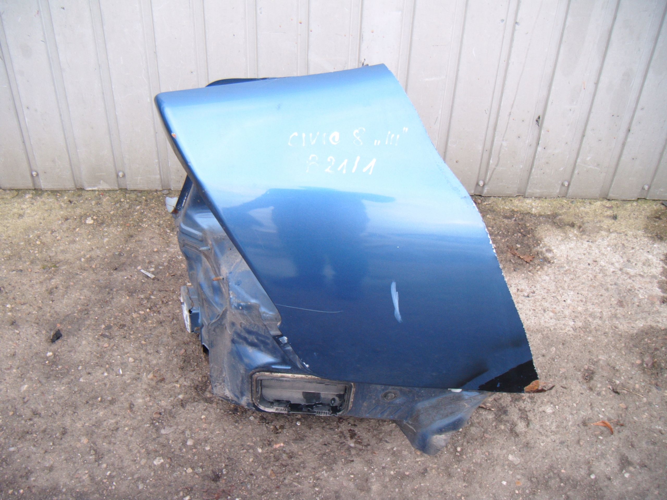 HONDA CIVIC 8 VIII SEDAN HYBRID 06-11 BŁOTNIK PRAWY TYŁ