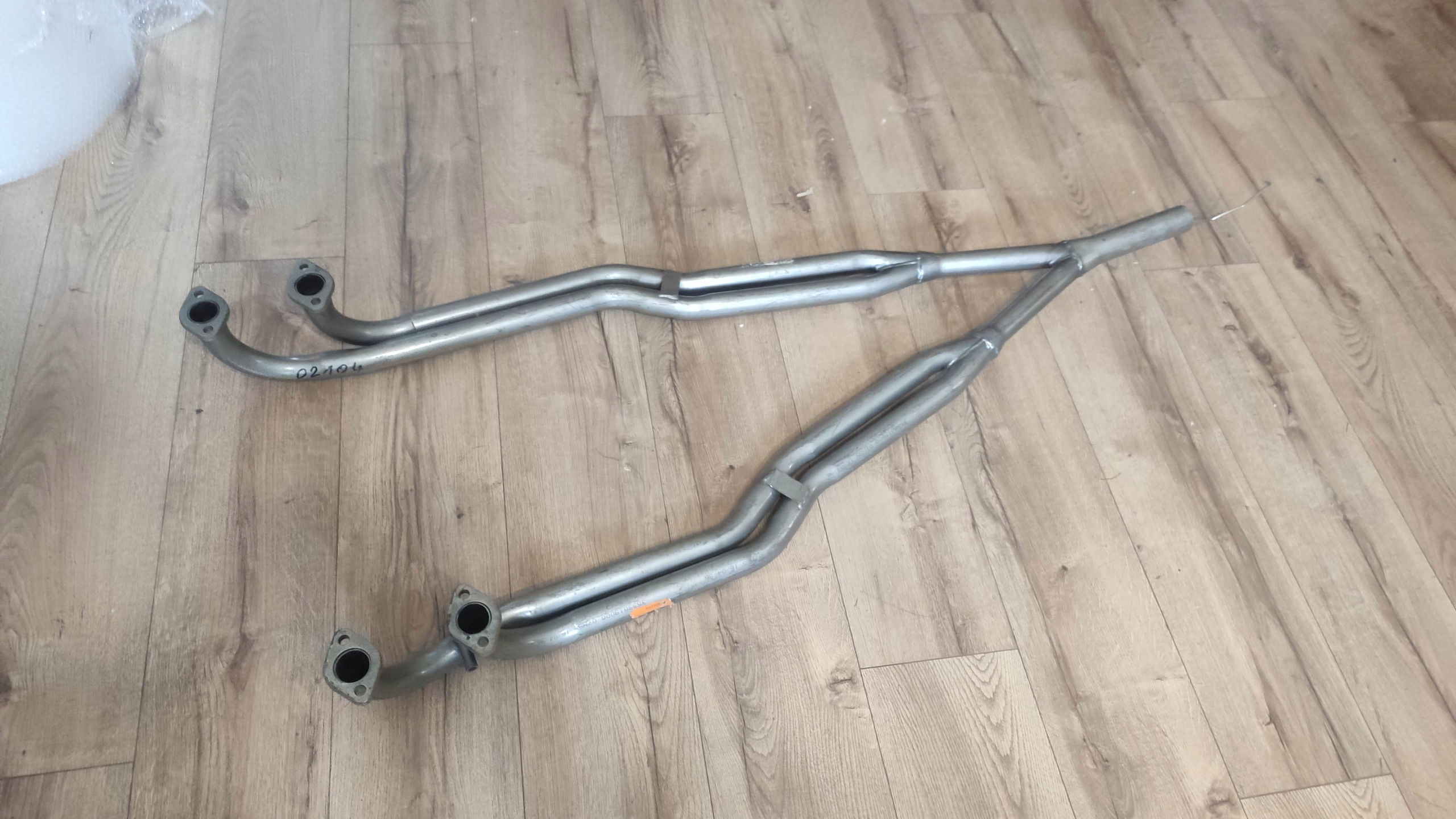 TLUMIK PRZEDNI KOLEKTOR ALFA 33 ALFASUD 72 93 NOWY