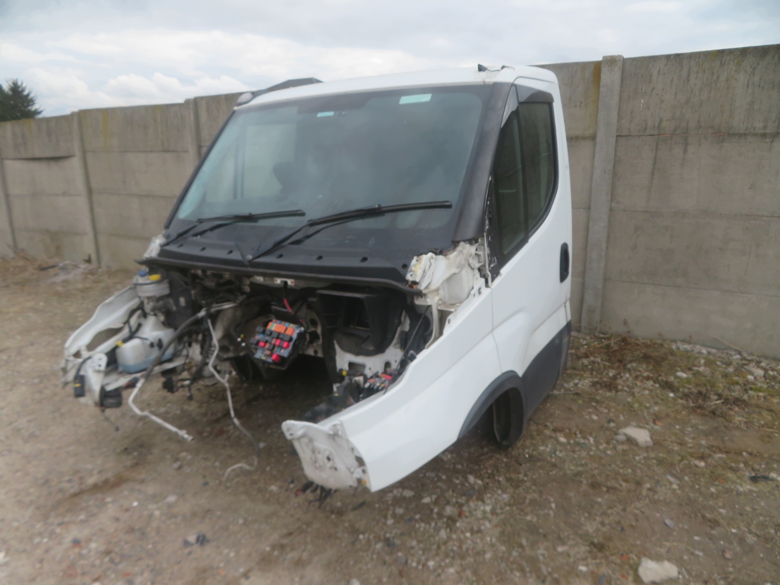 KABINA IVECO DAILY 21R