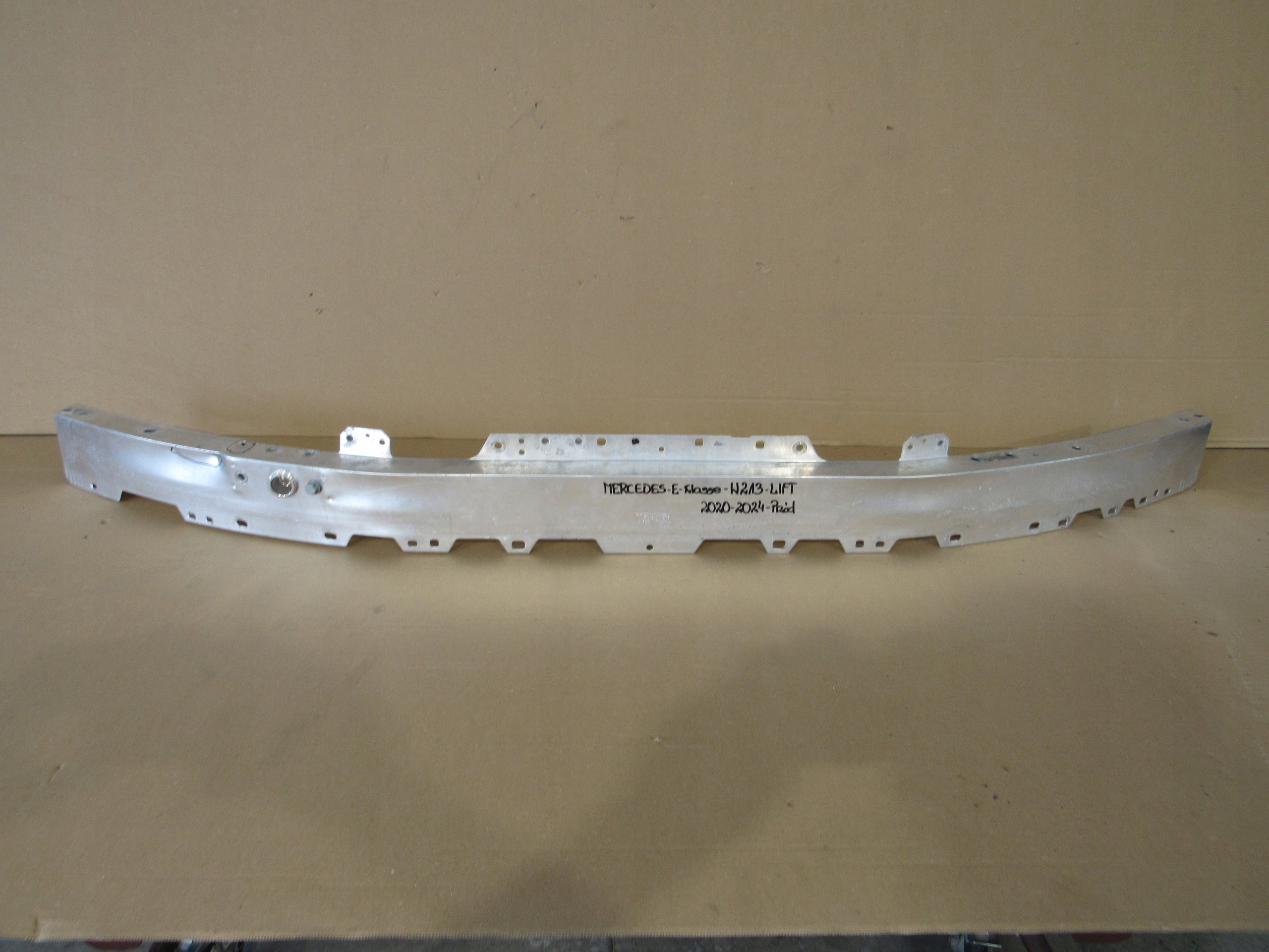 MERCEDES W213 LIFTING 2020-2024 BELKA POD ZDERZAK PRZÓD