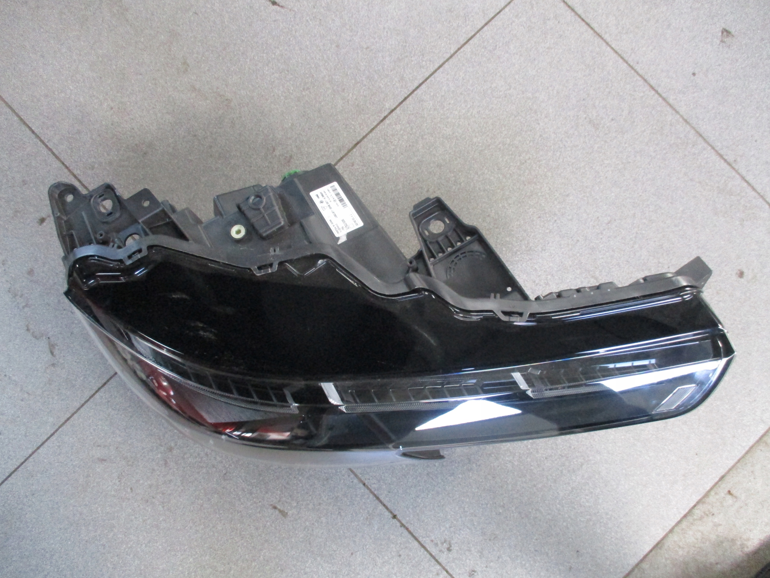 light right front Alfa Romeo Milano Junior 2024r- Full LED 505 72573