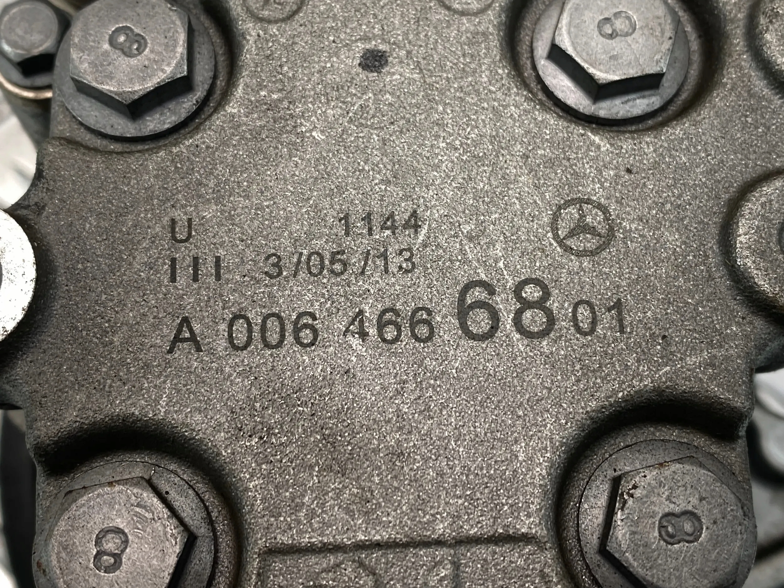 Mercedes-Benz C W204 Pompa servosterzo A0064666801