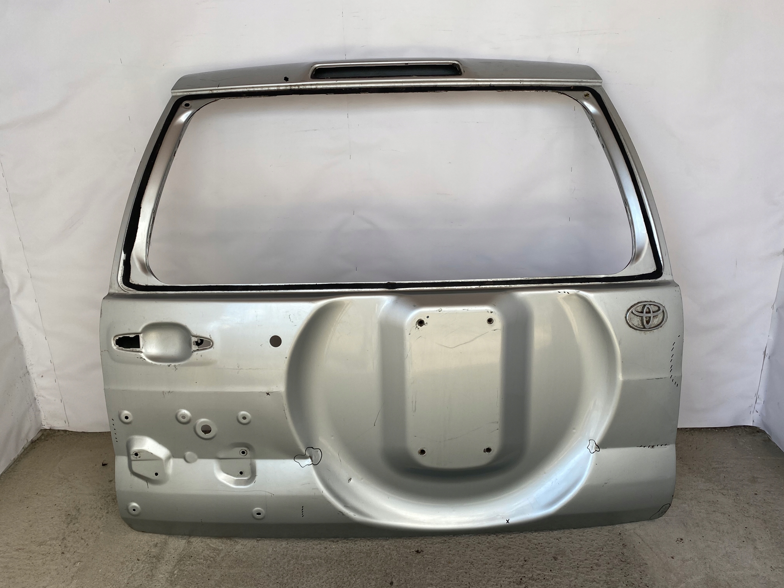 TOYOTA LAND CRUISER 120 J120 KLAPA BAGAŻNIKA TYŁ