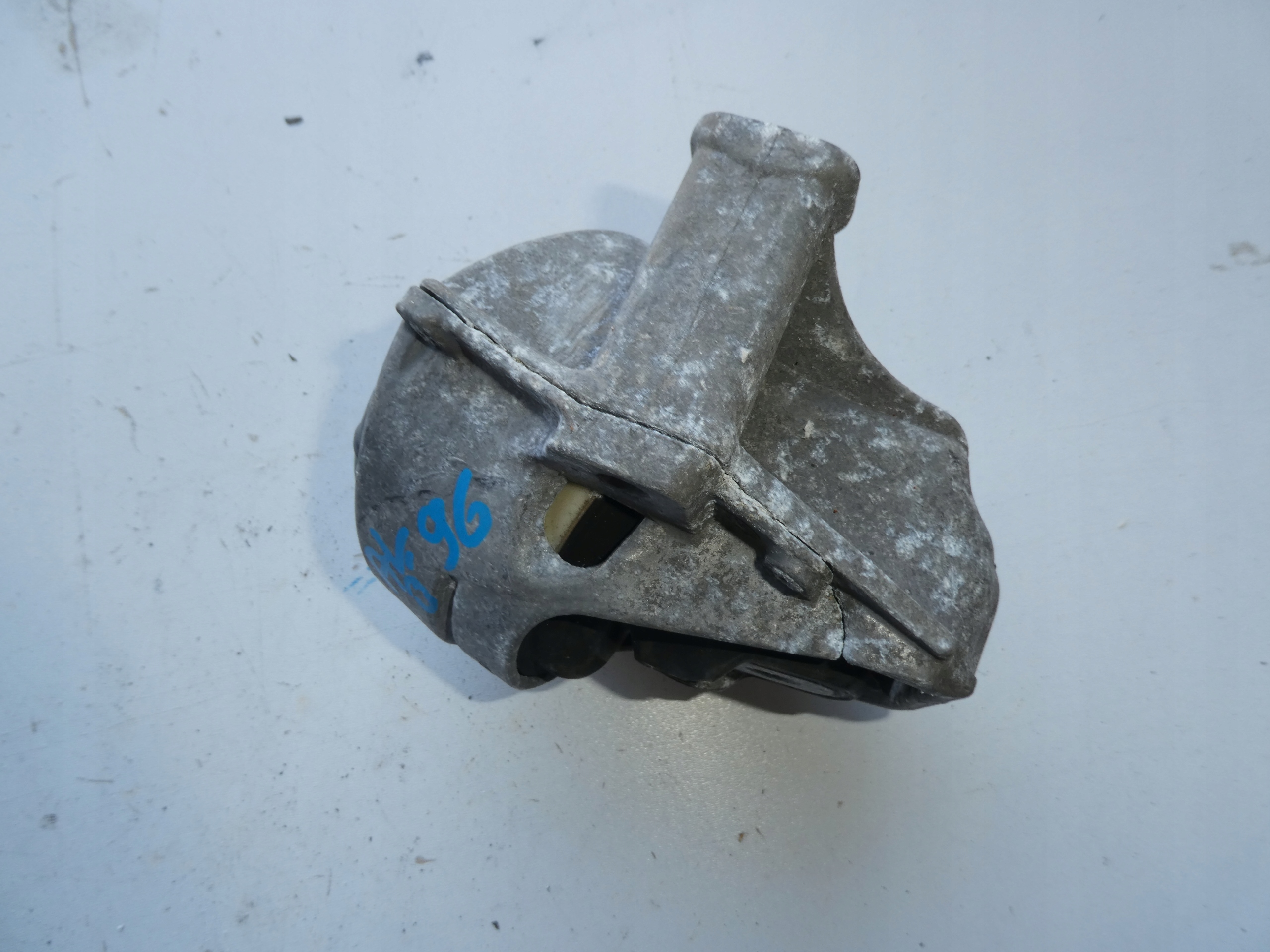 engine mount AUDI A4 B8 A5 Q5 8R0199381