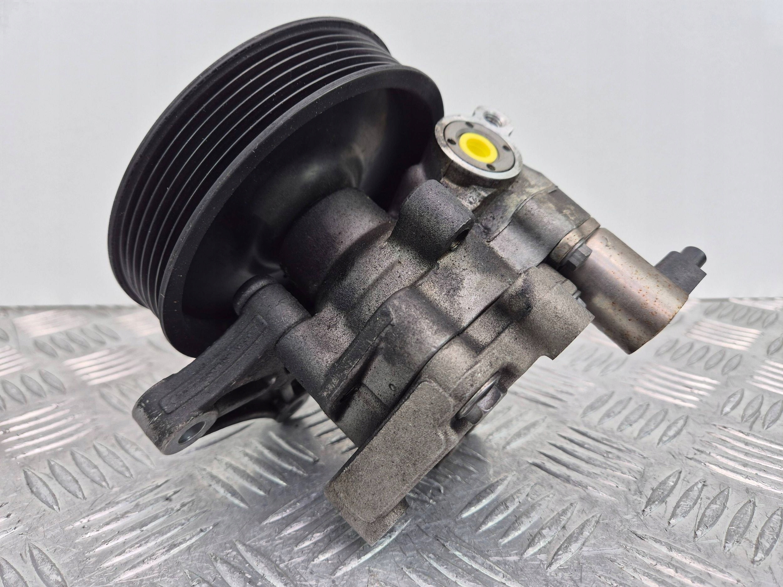 Mercedes E200 CGI W212 servo pump A0064666801