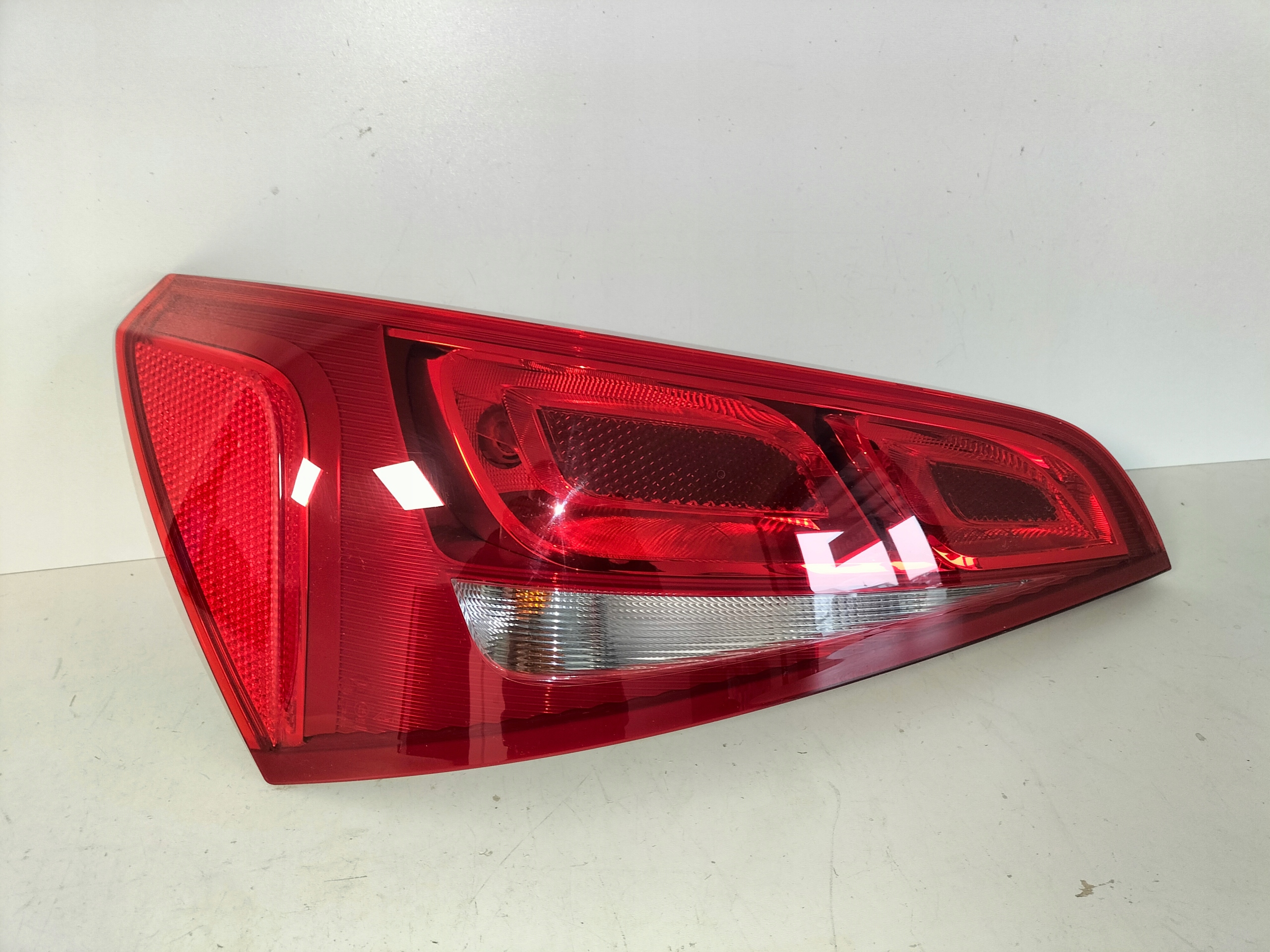 light rear rear part left AUDI Q5 and 8R 08-12
