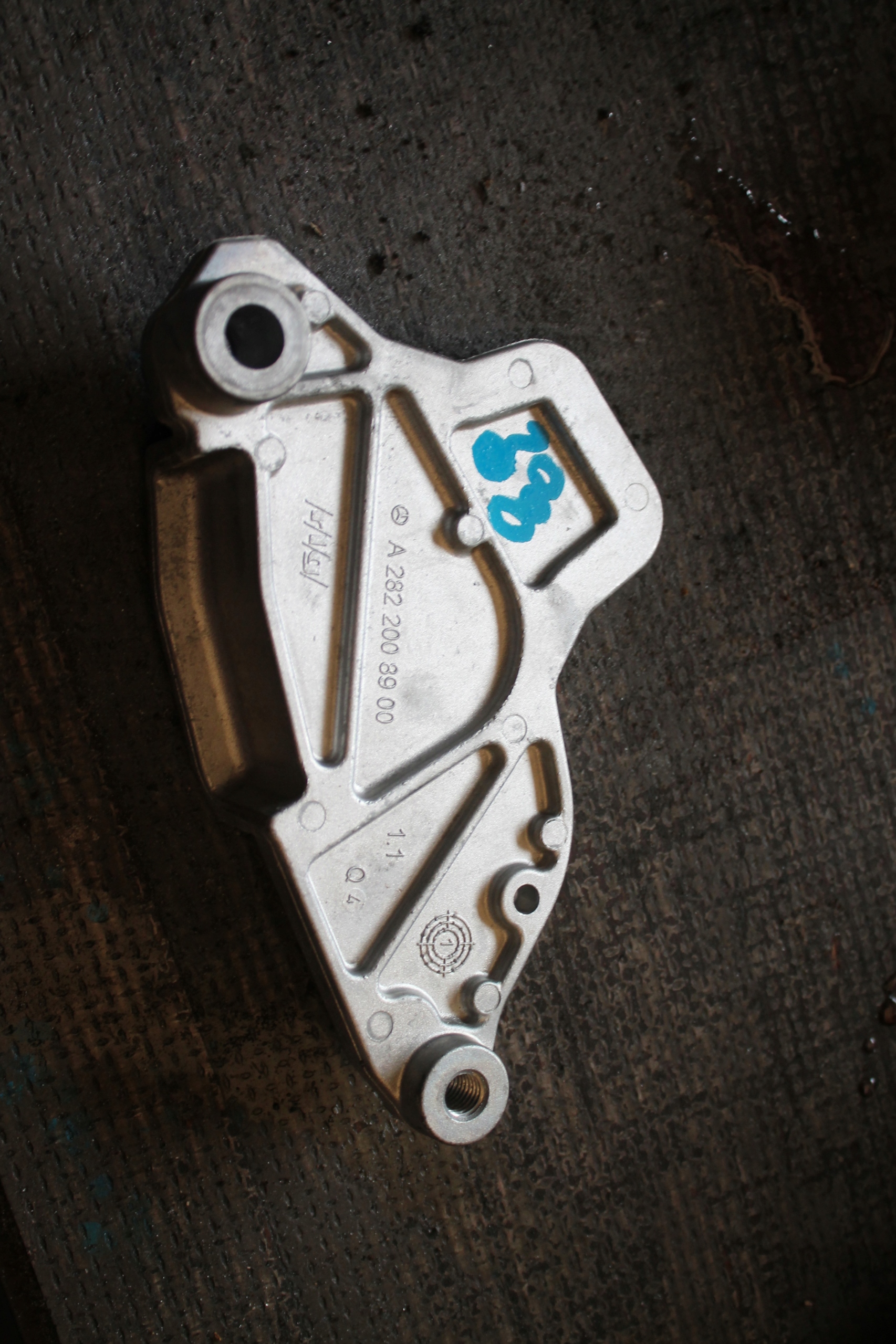 1008. holder engine mount MERCEDES A2822008900