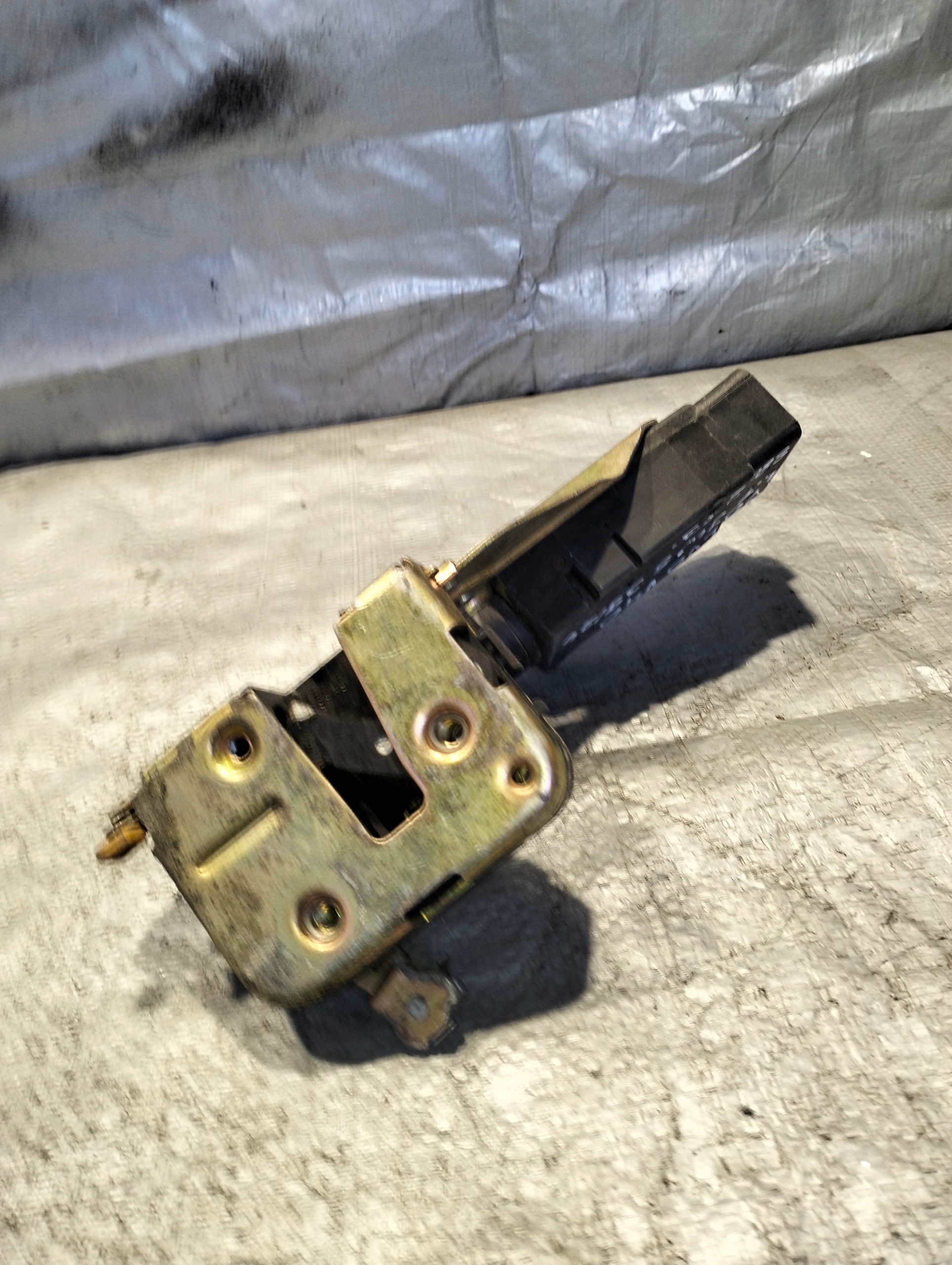 lock door left rear part VOLVO V40 3PIN