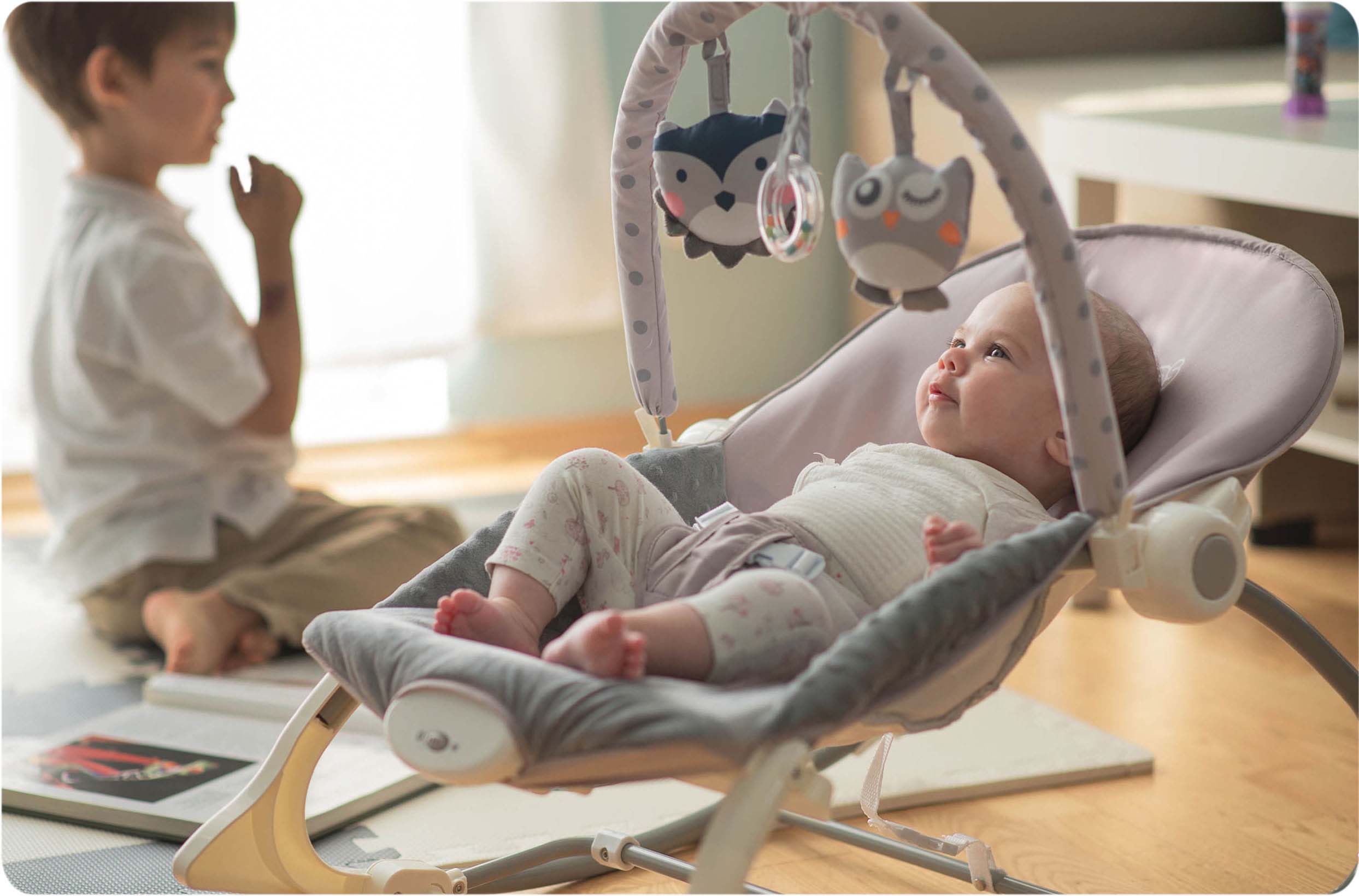 Leżaczek bujaczek z wibracjami Ricokids - wrzosowy Wysokość produktu 62 cm