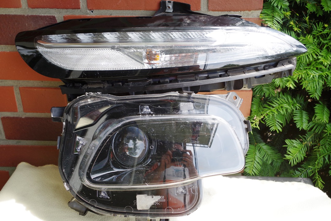 JEEP CHEROKEE KL BI-XENON LED PRAWA RECHTS 68157104AF 68102856AM