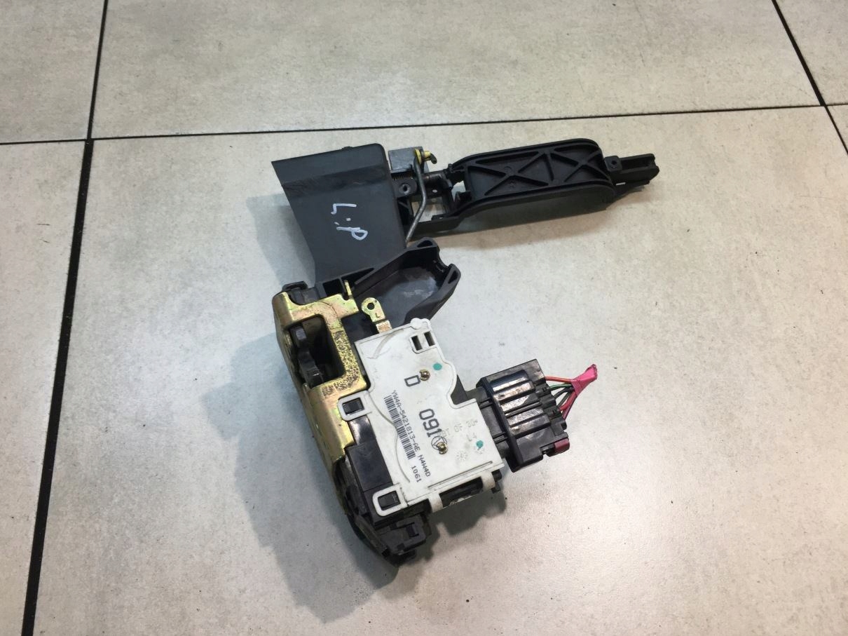 lock door left front MAVERICK II YW4A5421813AE 9 PIN