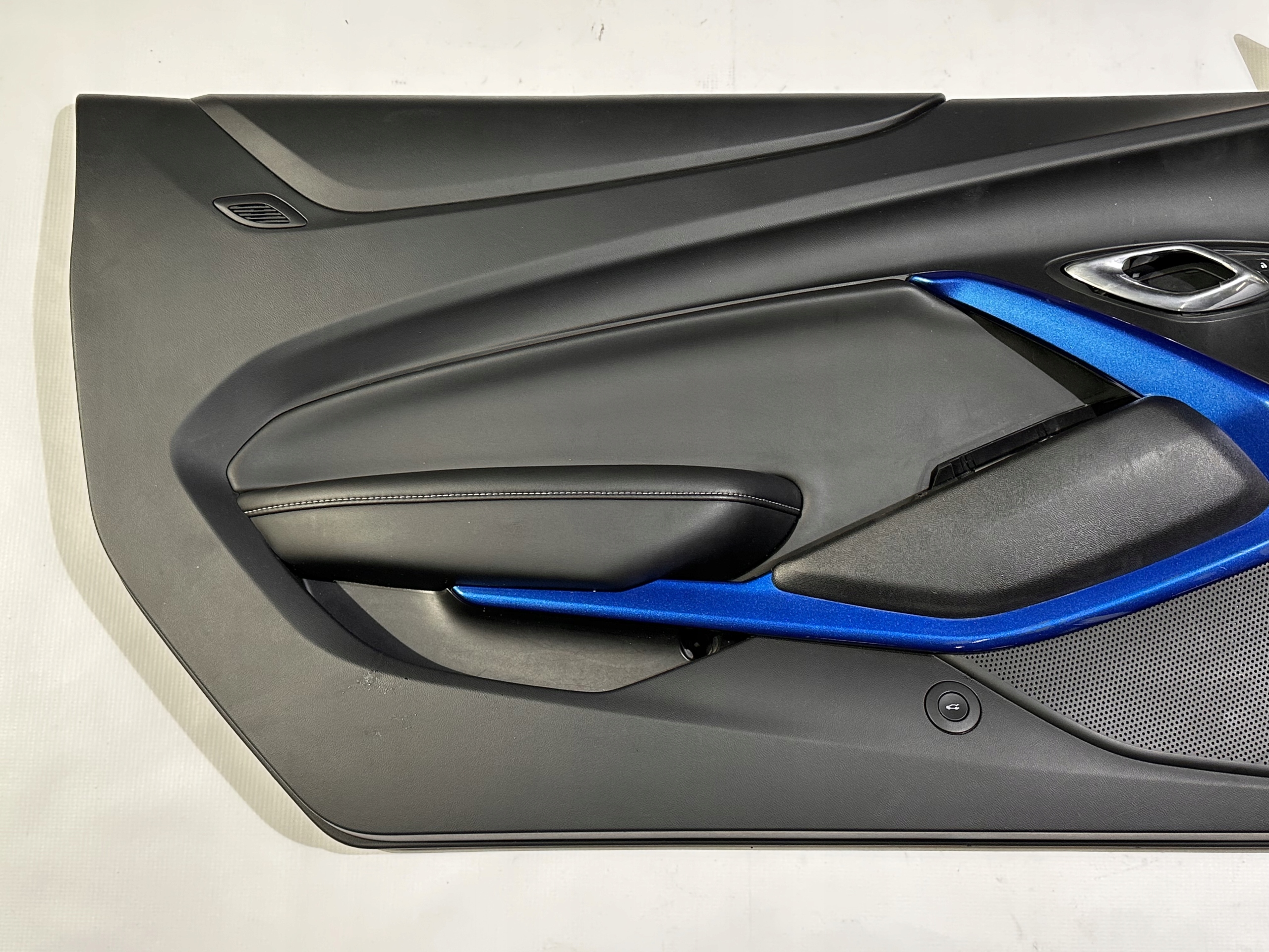 side upholstery side door left front front Chevrolet Camaro 2016+
