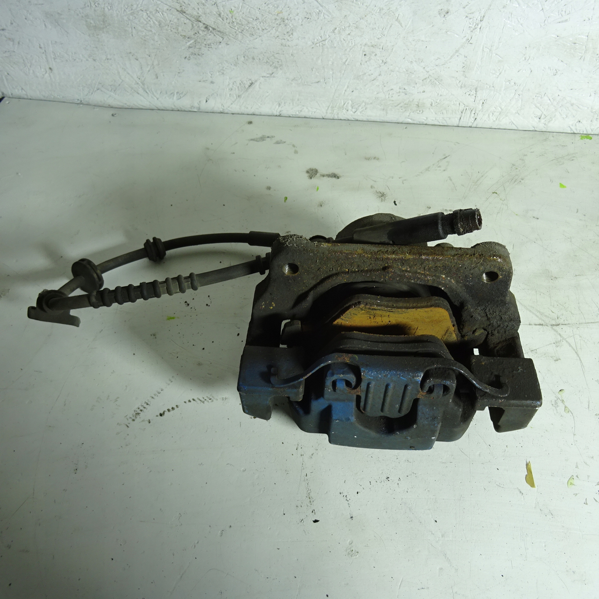 BMW 5 F10 F11 2.0D caliper brake front right