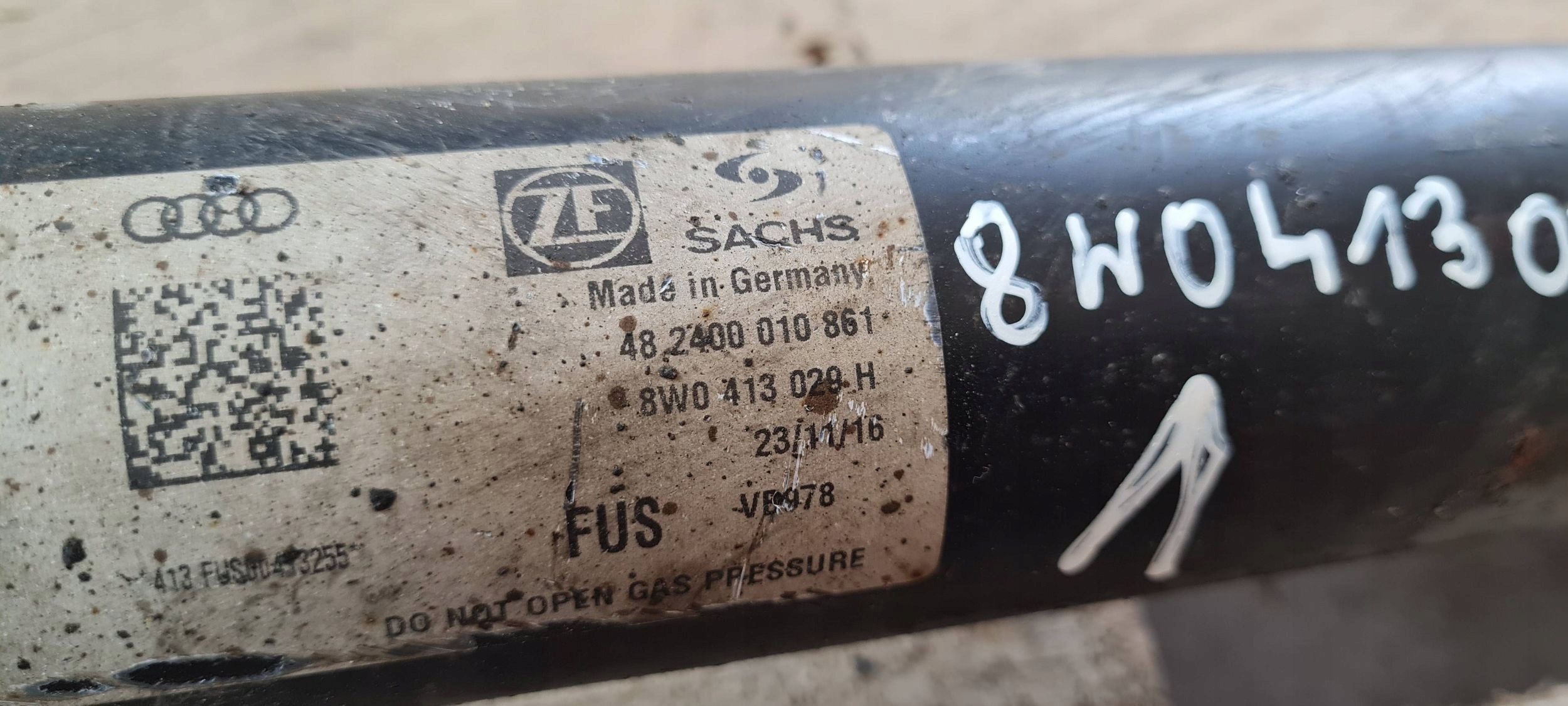 S4 B9 8W A4 shock absorber front front spring 8W0413029H A5 8W S5