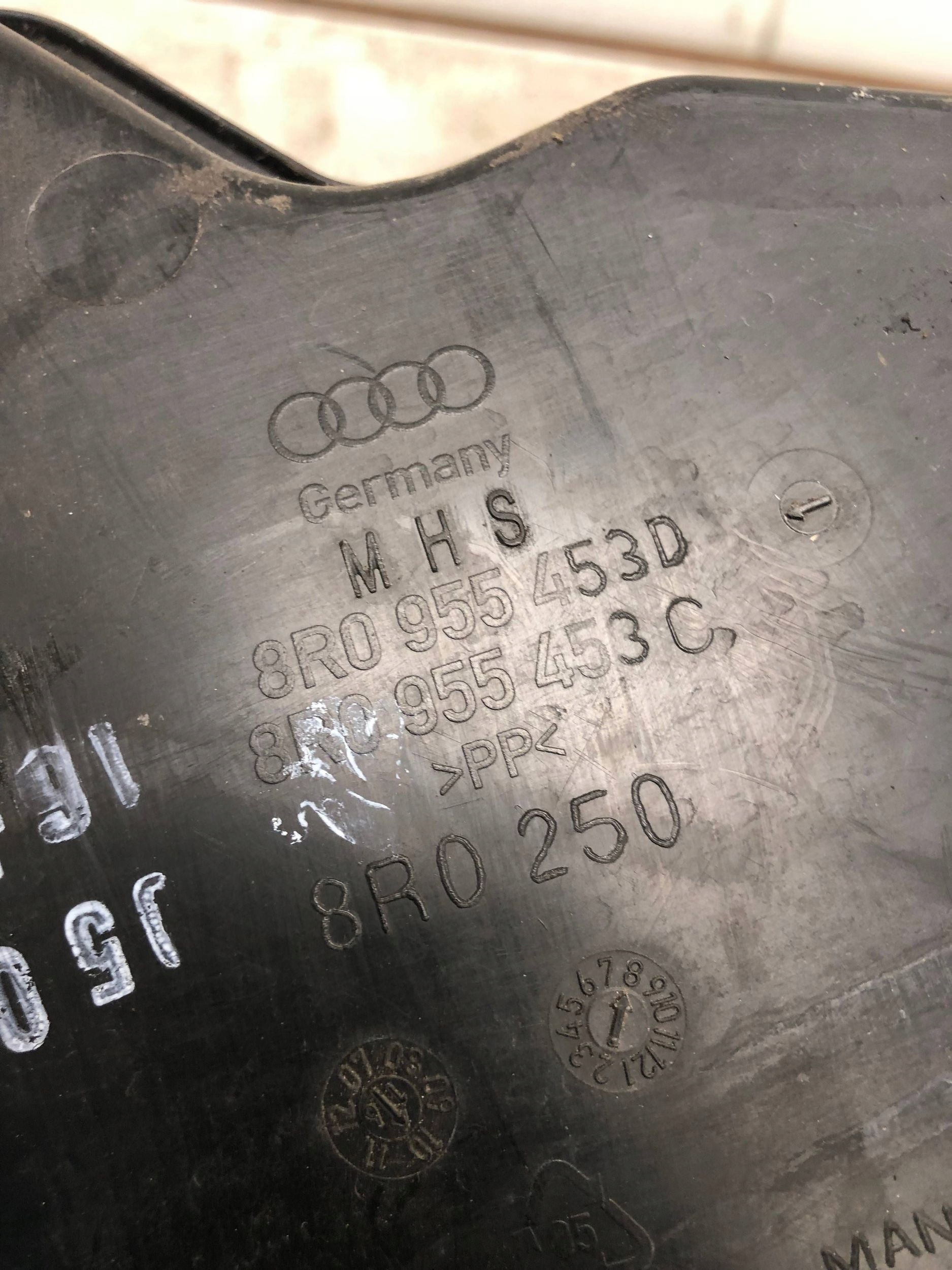 бачок омывателя Audi Q5 РЕСТАЙЛИНГ 8R0955453D