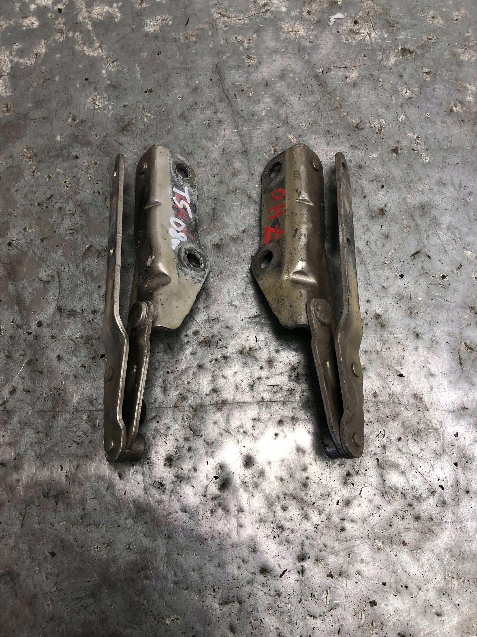 Cerniere cofano VW T5 7H0823301D 7H0823302D
