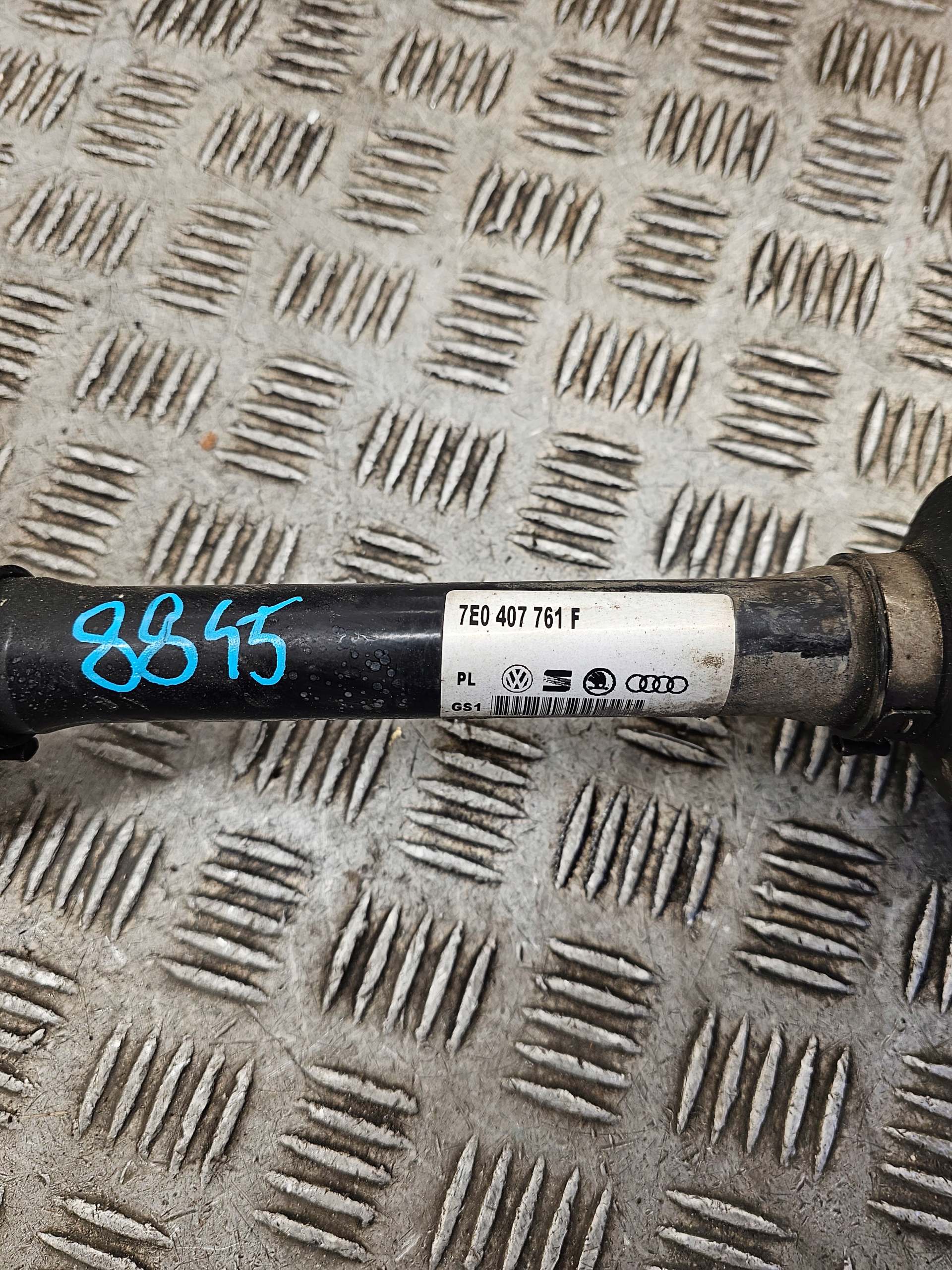 VW TRANSPORTER T6 2.0 TDI 2018 semi-axis right 7E0407761F