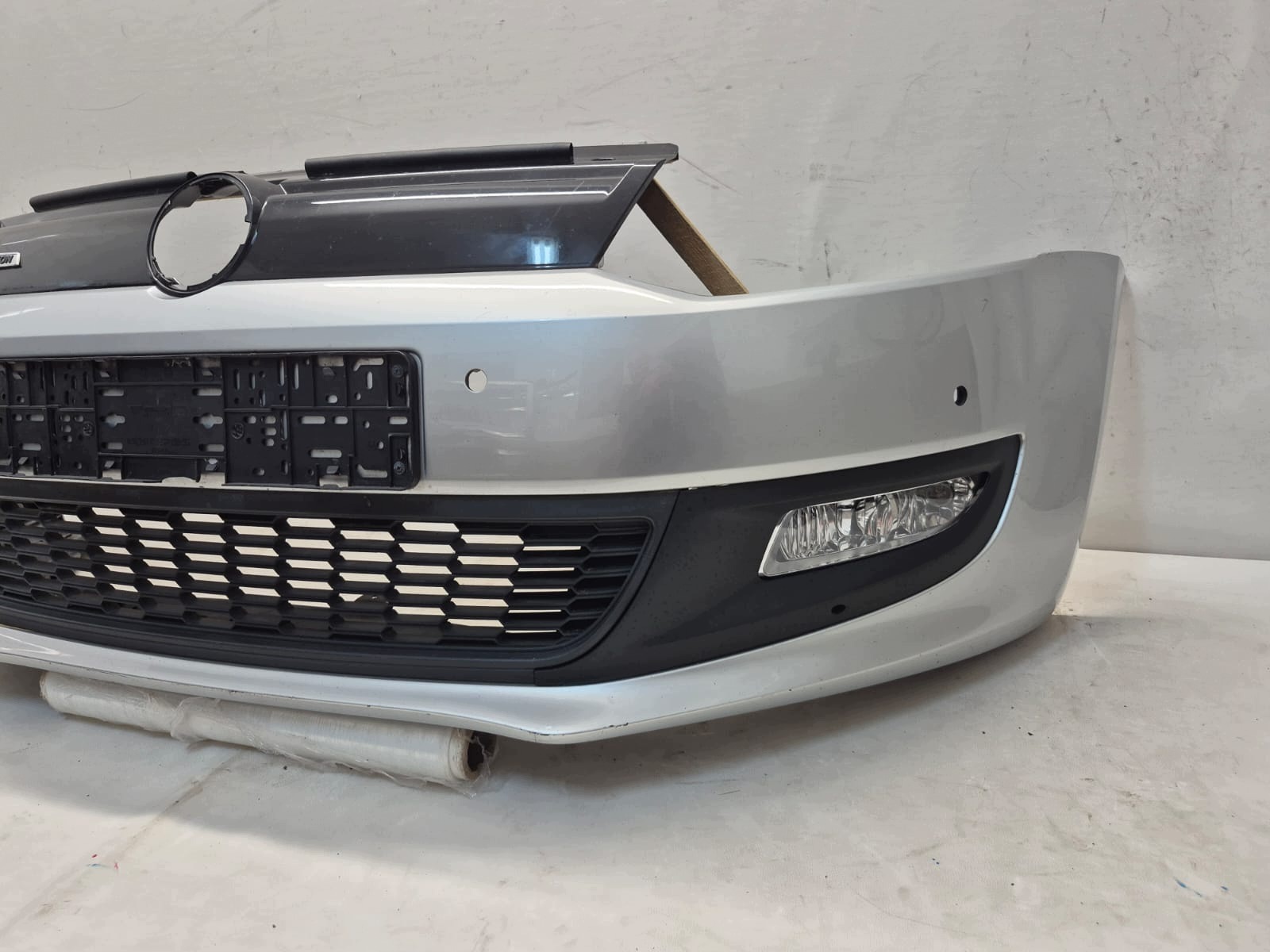 VW POLO 6R 09- bumper front front SAME PDC 6R0807221
