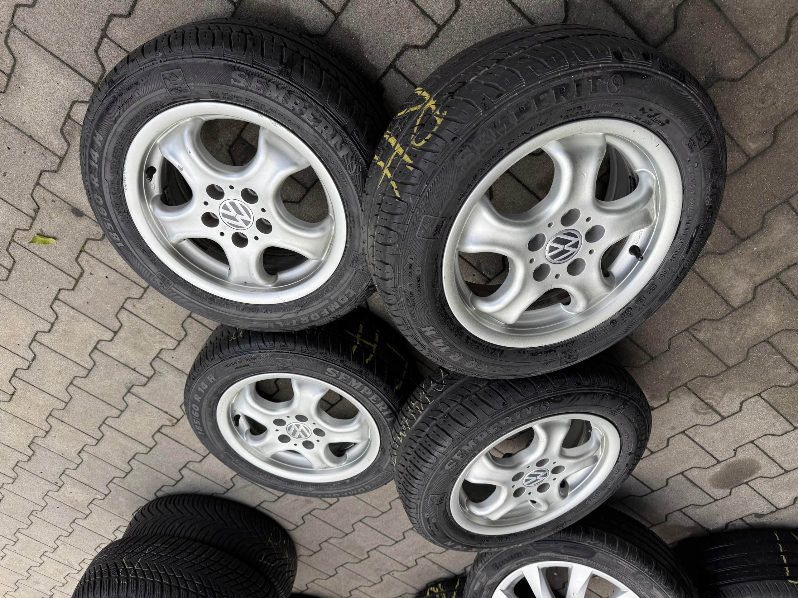 alufelgen KOMPLET VW 5x100 ET37 6J Z OPONAMI schön muster DBV 14 CALI !