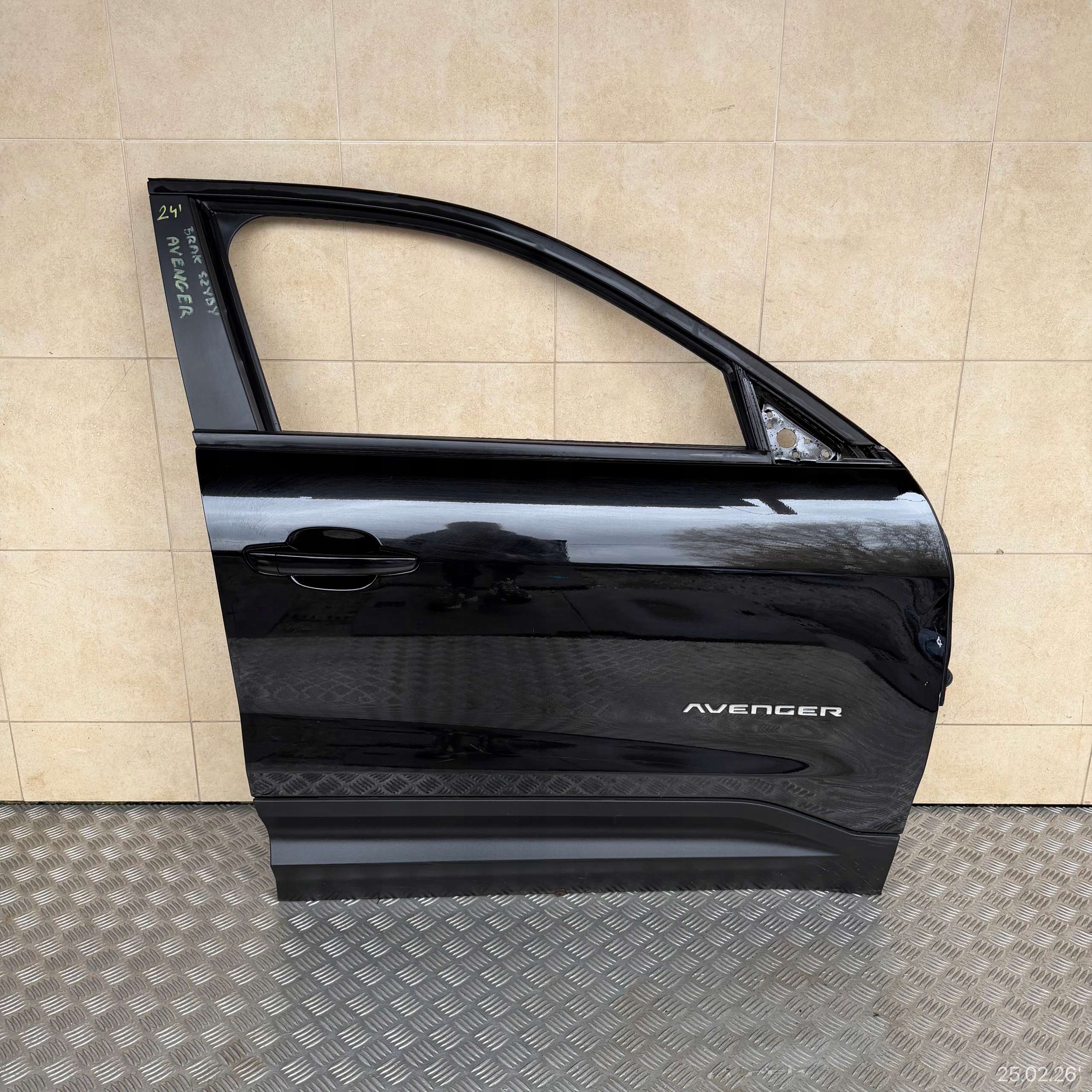 door complete front right JEEP AVENGER 2024 ROK does not have windows