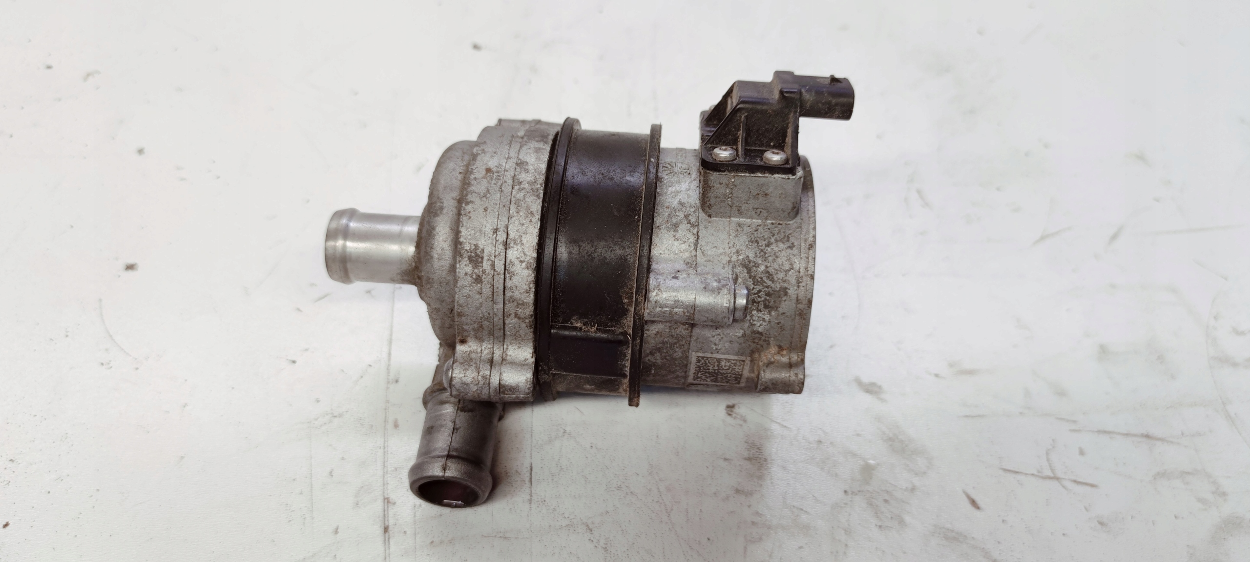 pumpa cirkulacije vode ventil AUDI A4 A5 Q7 4M0965567A