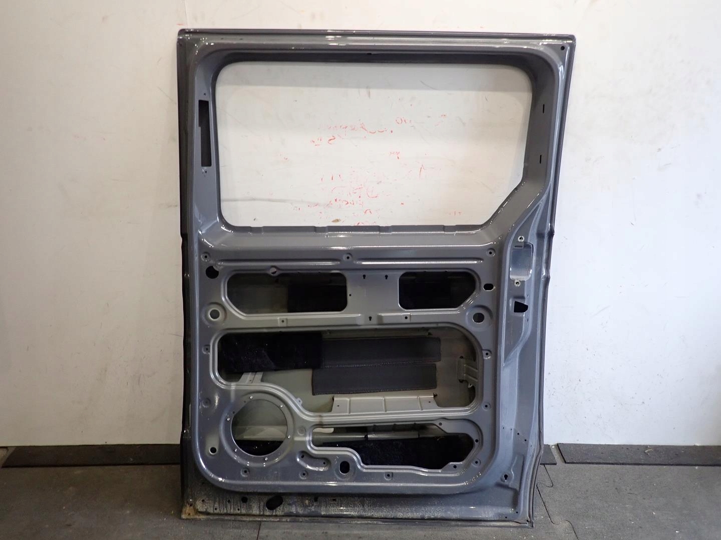 door rear part rear. right sliding VW T7 2021