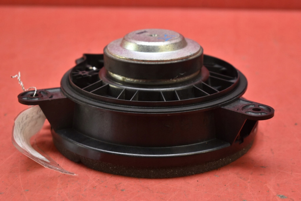 speaker left rear part 30657445 VOLVO V60 1 and 10-13