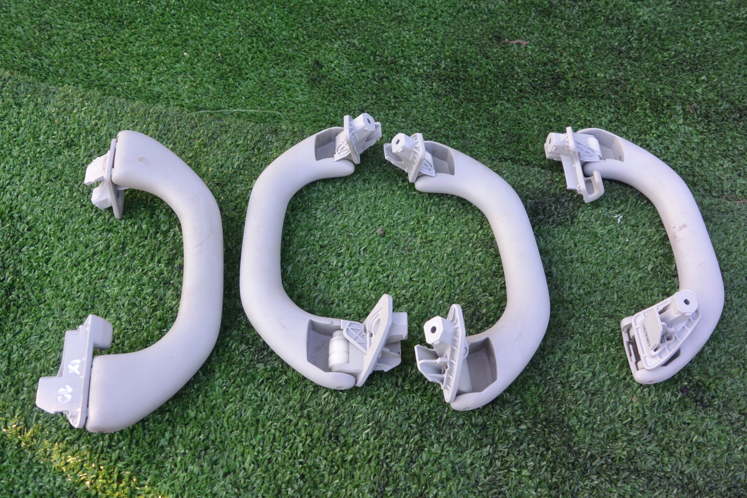 RĄCZKA UCHWYT PODSUFITKI KPL VW PASSAT CC PRZEDLIF