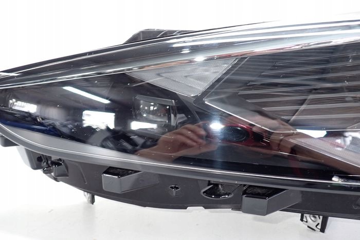 CUPRA FORMENTOR LIFT 24- reflektor left light left
