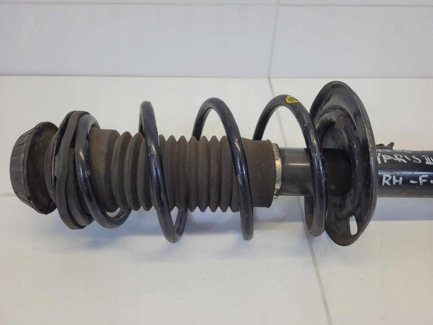 shock absorber front right side Toyota Yaris XP130 2nd facelift 2018