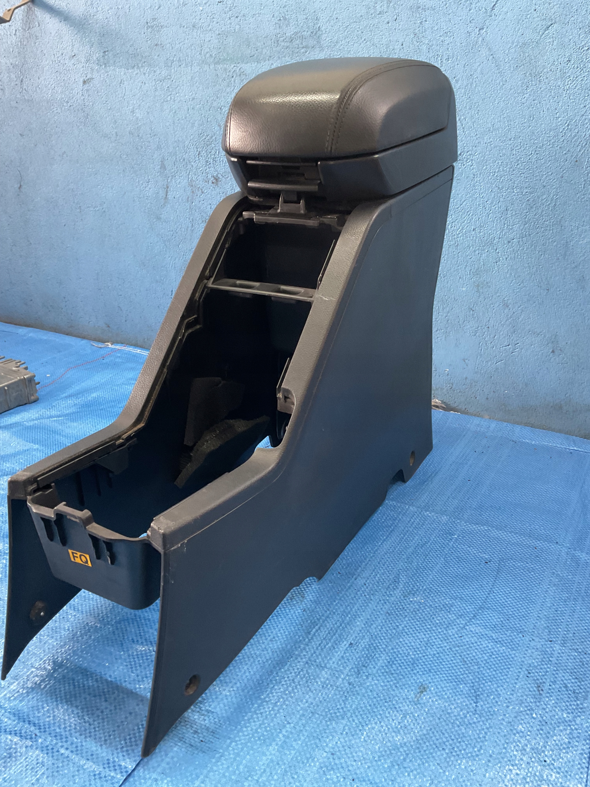 подлокотник с Chevrolet CAPTIVA и 2006-2011 европа