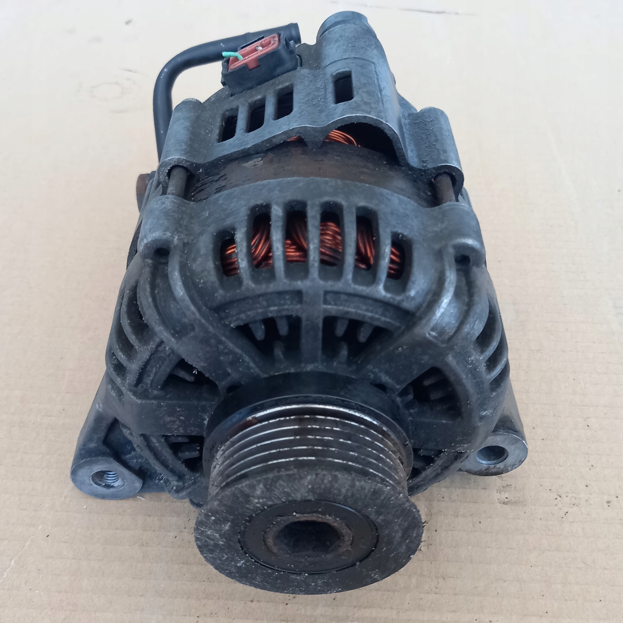 HYUNDAI KIA SPORTAGE 2.0 ГЕНЕРАТОР 37300-27013